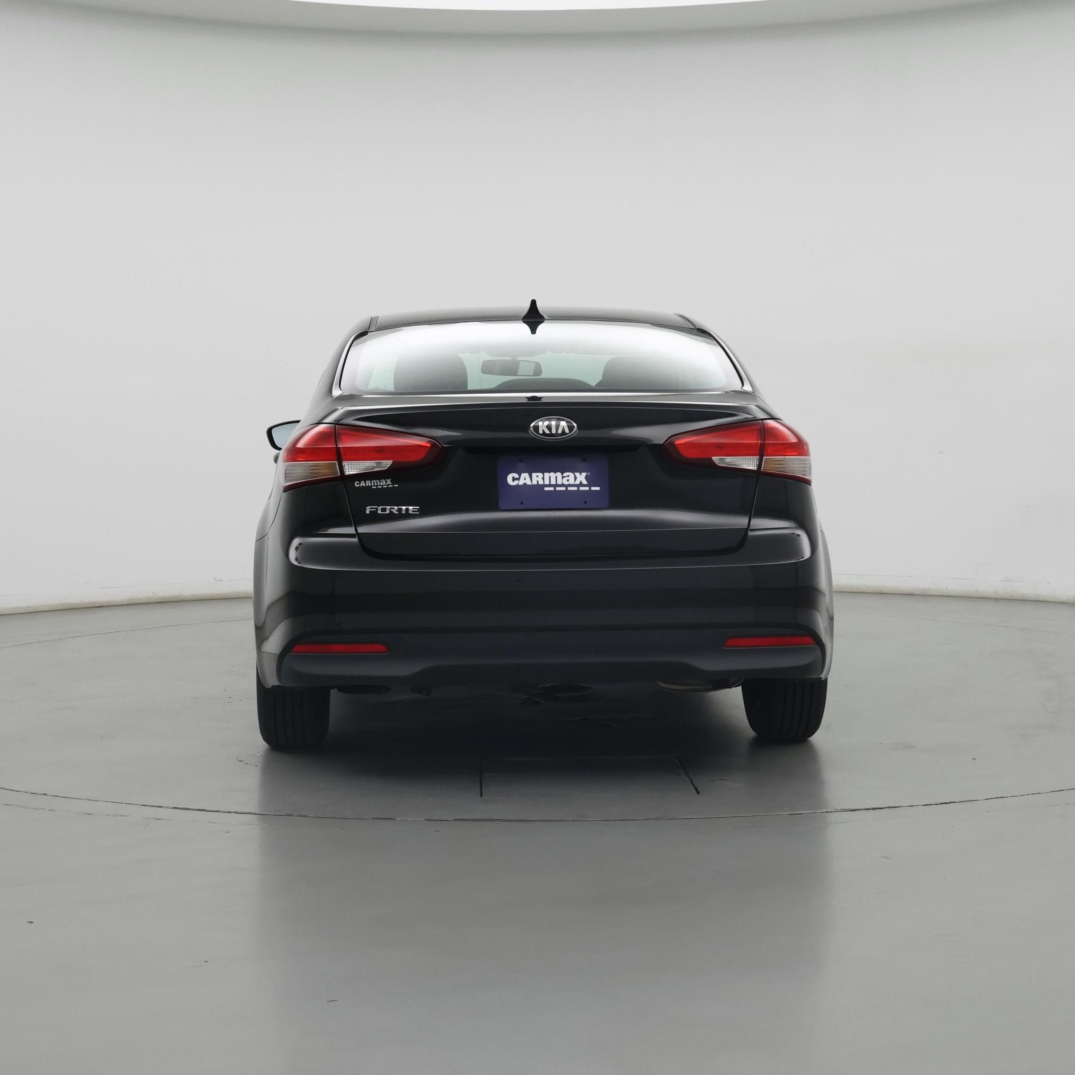 Thumbnail: 2017 Kia Forte - 6