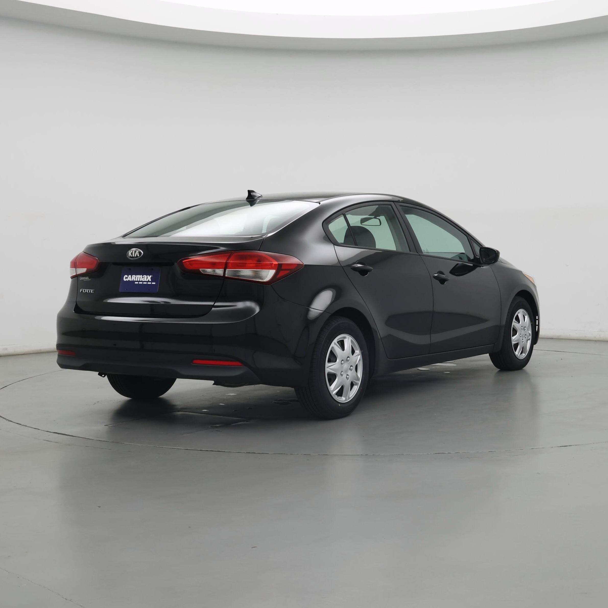 Thumbnail: 2017 Kia Forte - 8