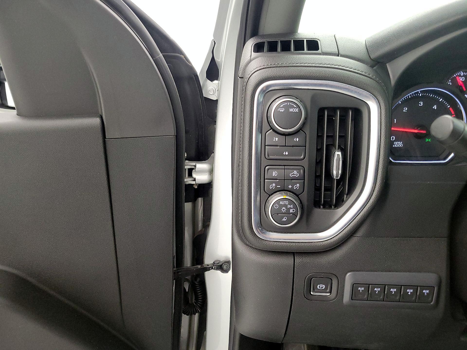 Thumbnail: 2020 Chevrolet Silverado 3500 - 13