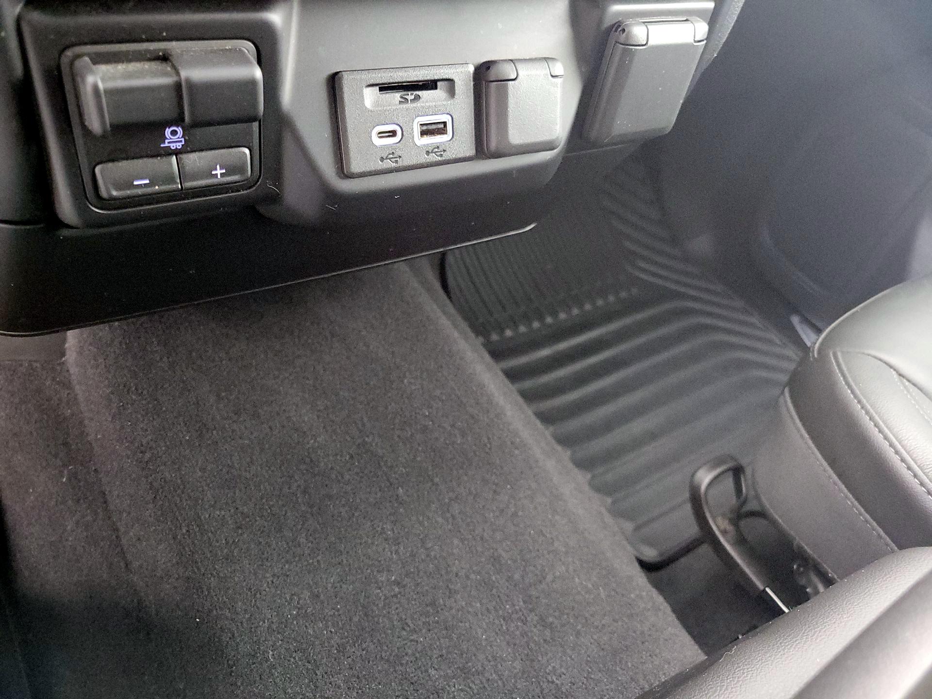 Thumbnail: 2020 Chevrolet Silverado 3500 - 18