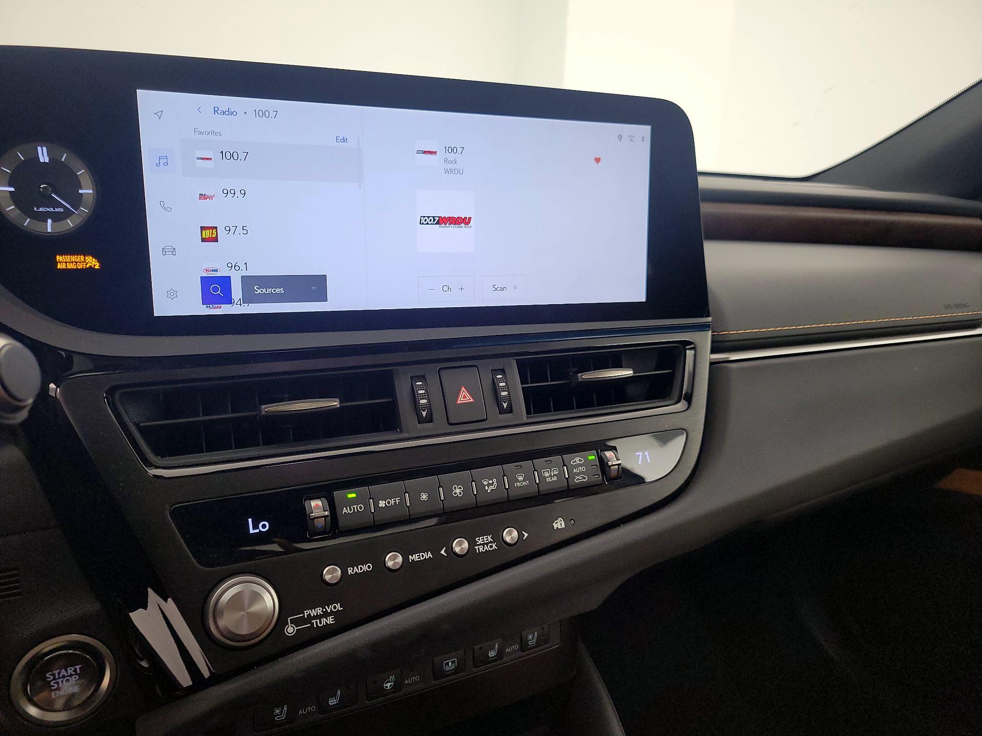 Thumbnail: 2025 Lexus ES - 15