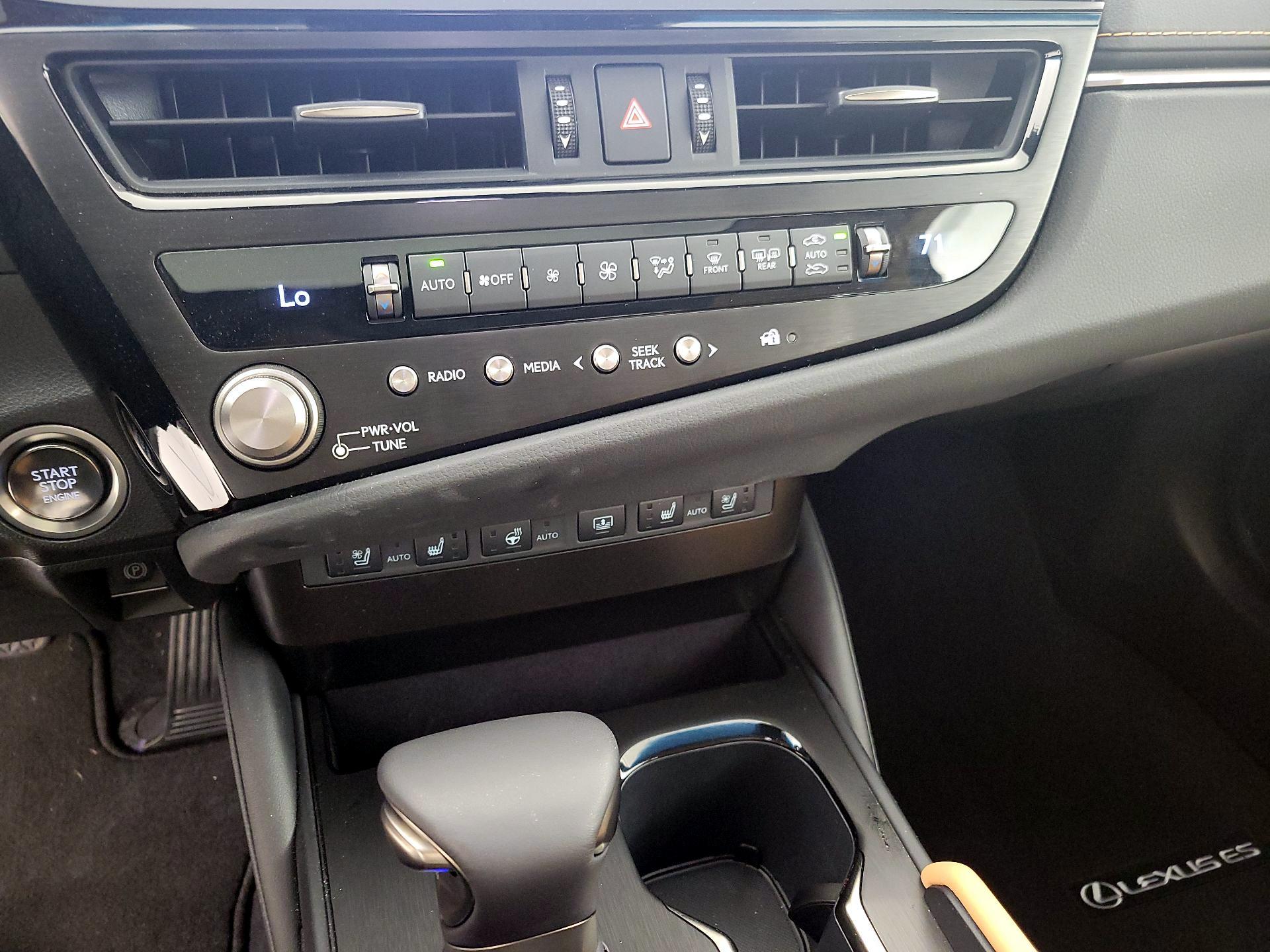 Thumbnail: 2025 Lexus ES - 16