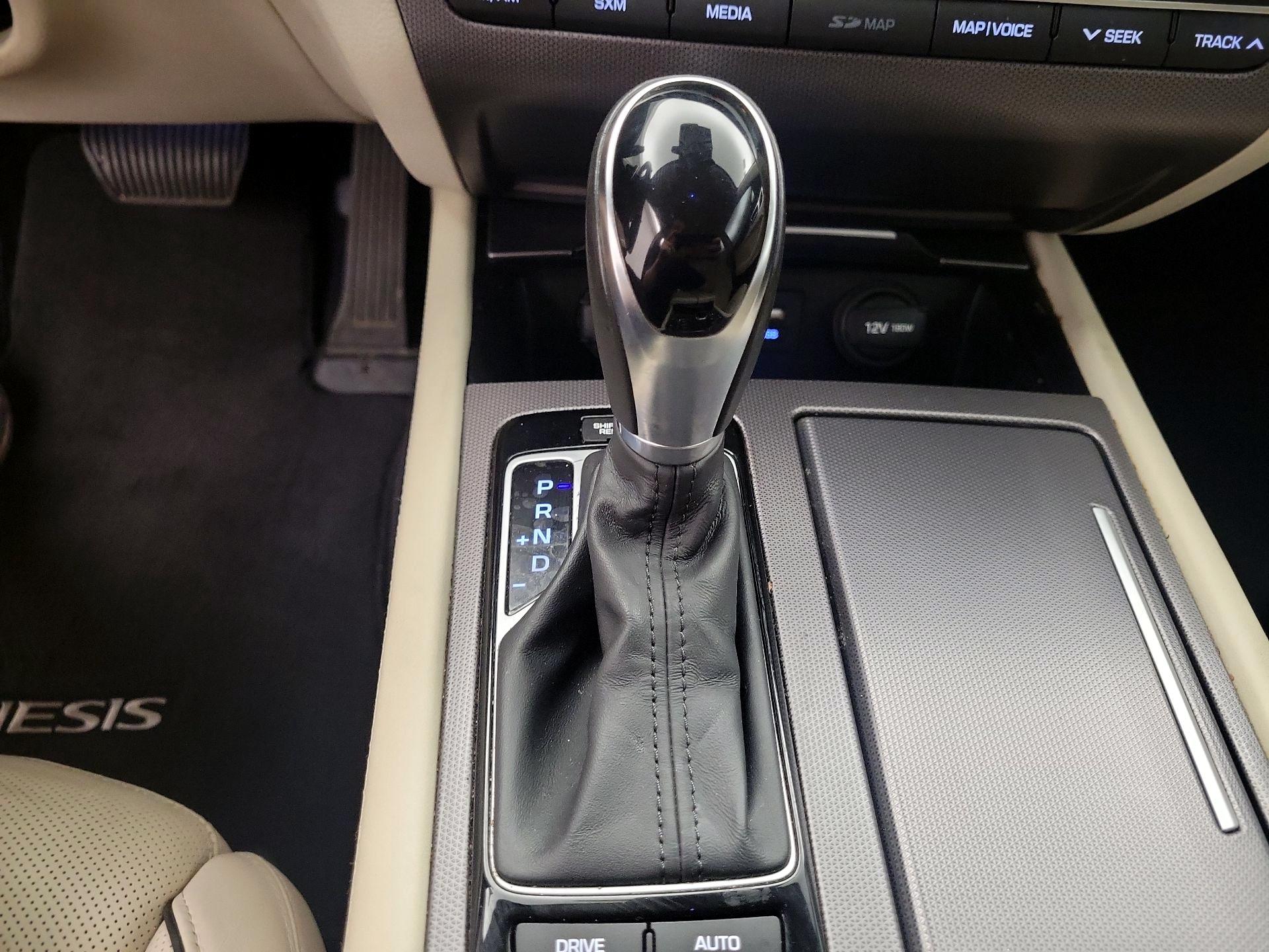 Thumbnail: 2017 Genesis G80 - 18