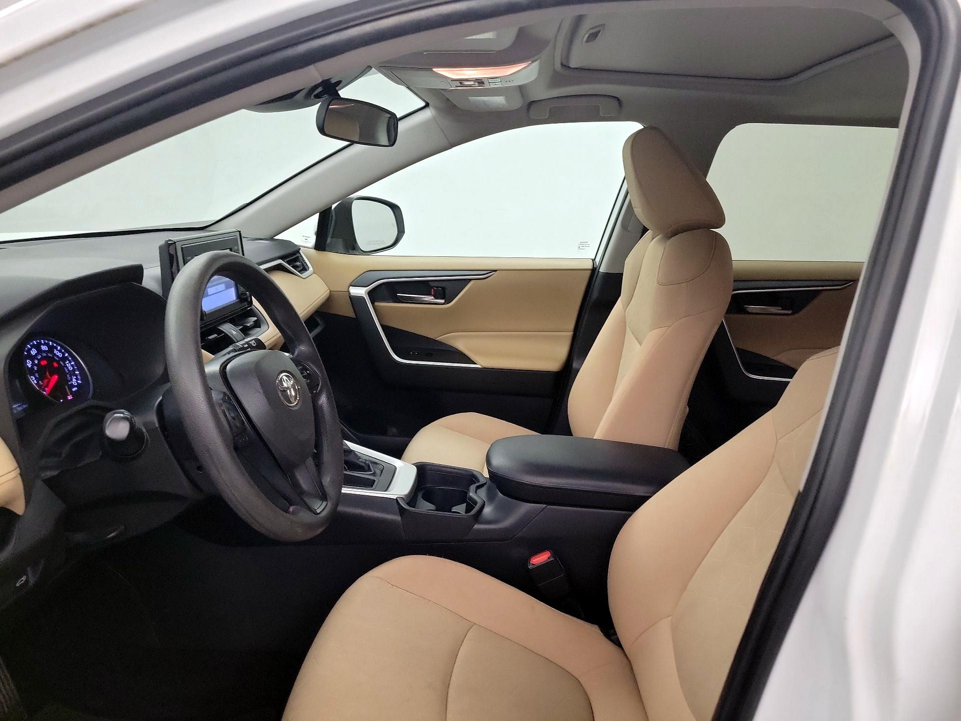 Thumbnail: 2019 Toyota RAV4 - 11