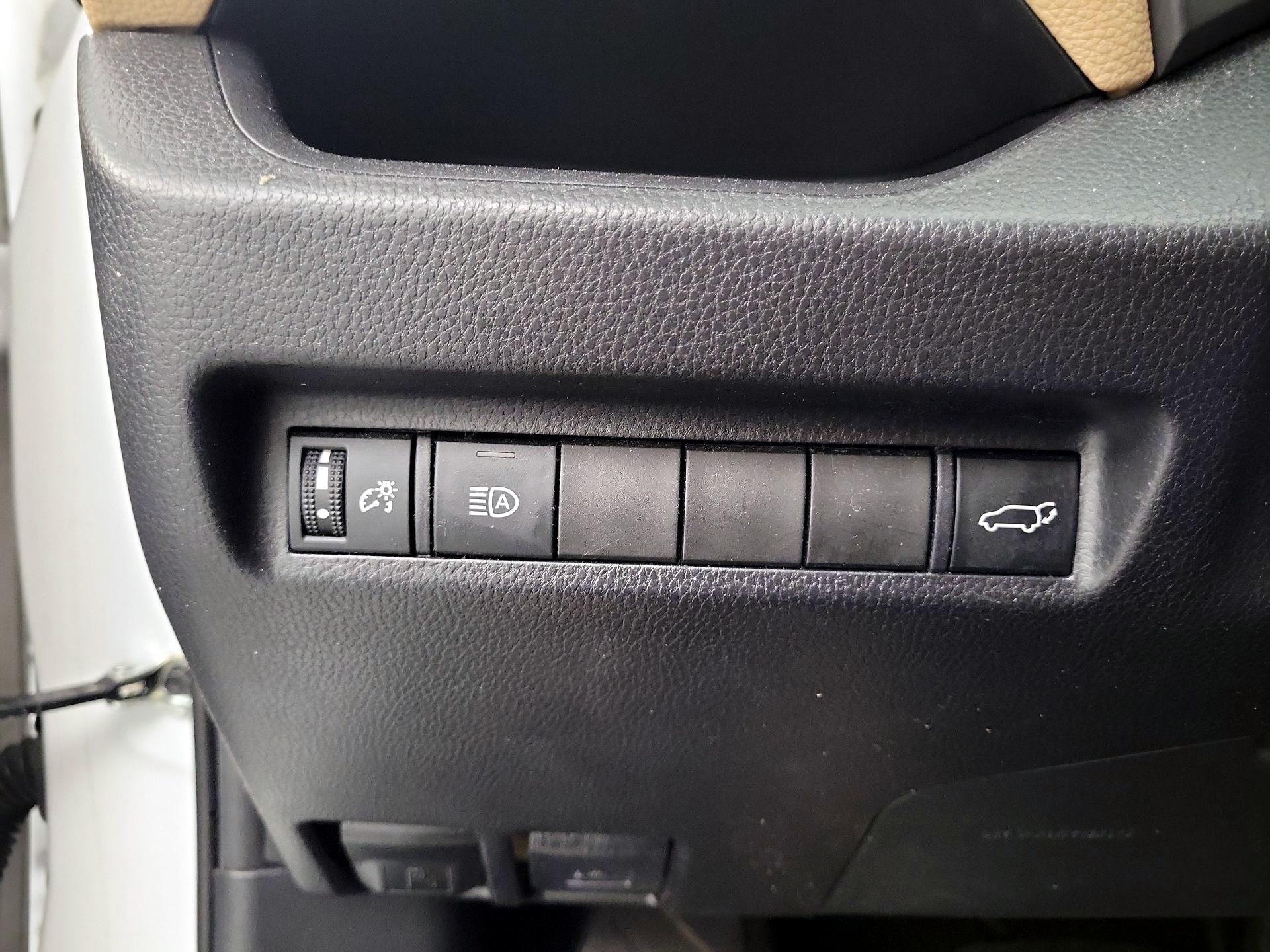 Thumbnail: 2019 Toyota RAV4 - 13