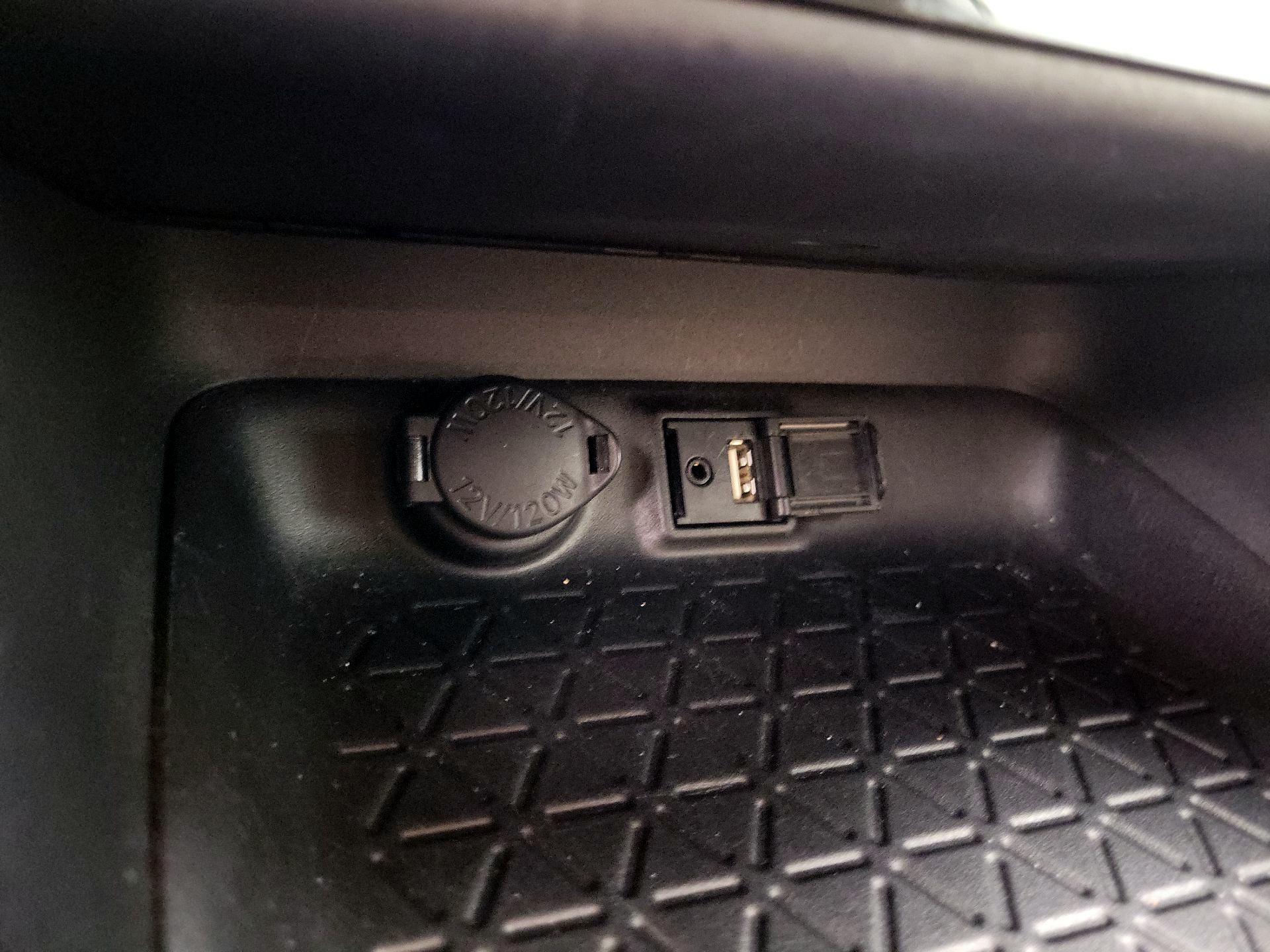 Thumbnail: 2019 Toyota RAV4 - 18