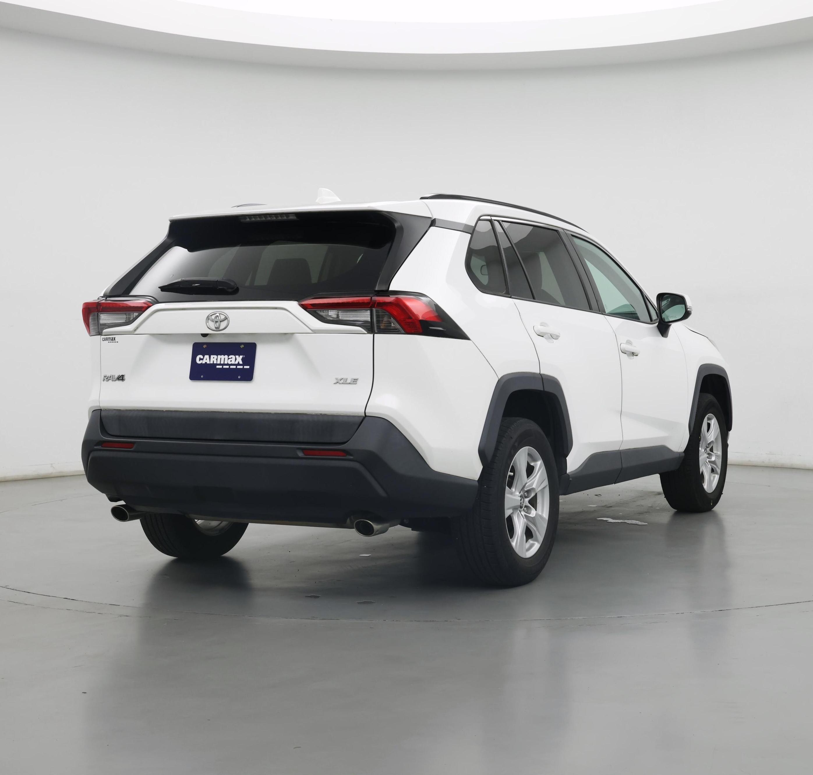 Thumbnail: 2019 Toyota RAV4 - 8