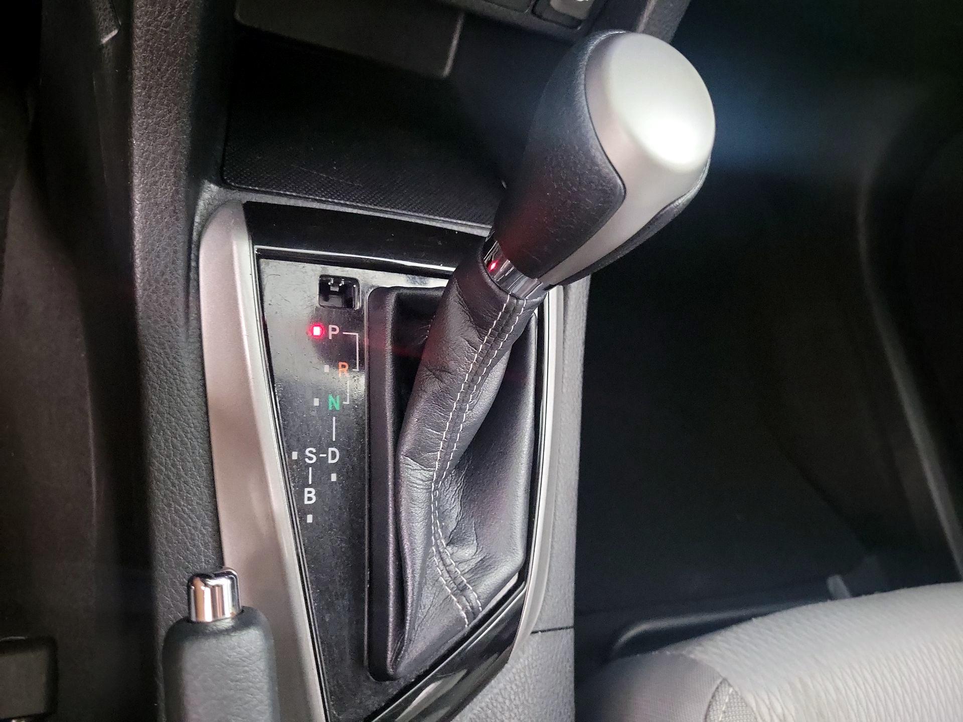 Thumbnail: 2015 Toyota Corolla - 17