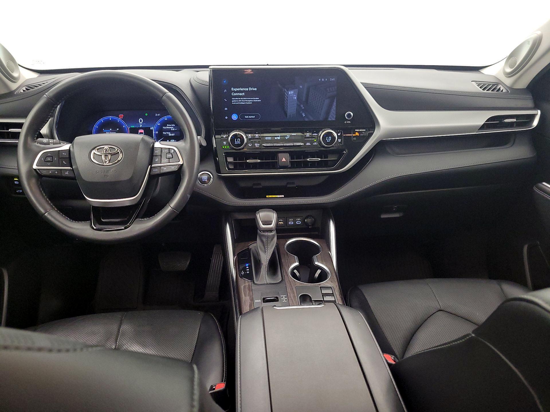 Thumbnail: 2023 Toyota Highlander - 9