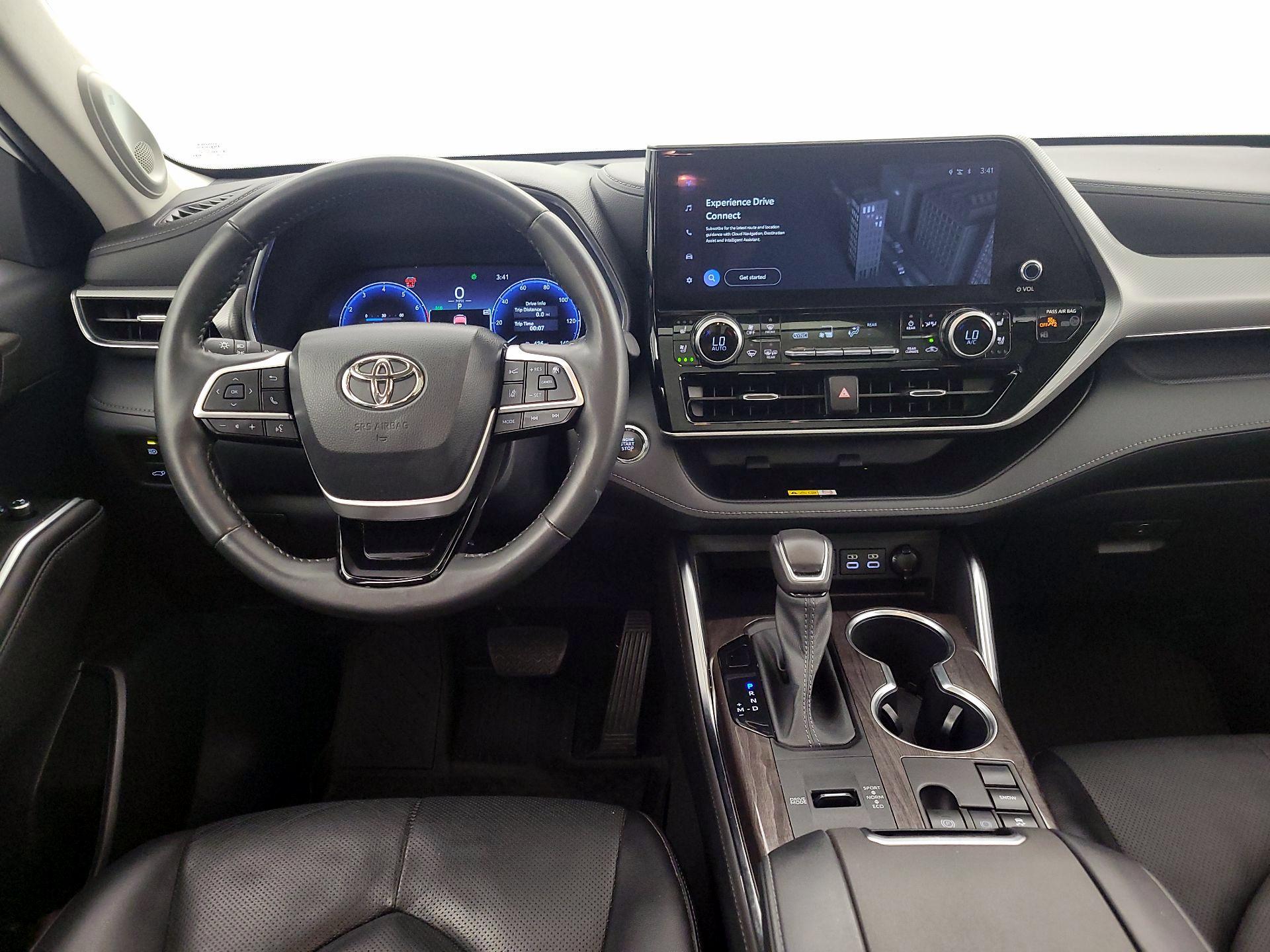 Thumbnail: 2023 Toyota Highlander - 10