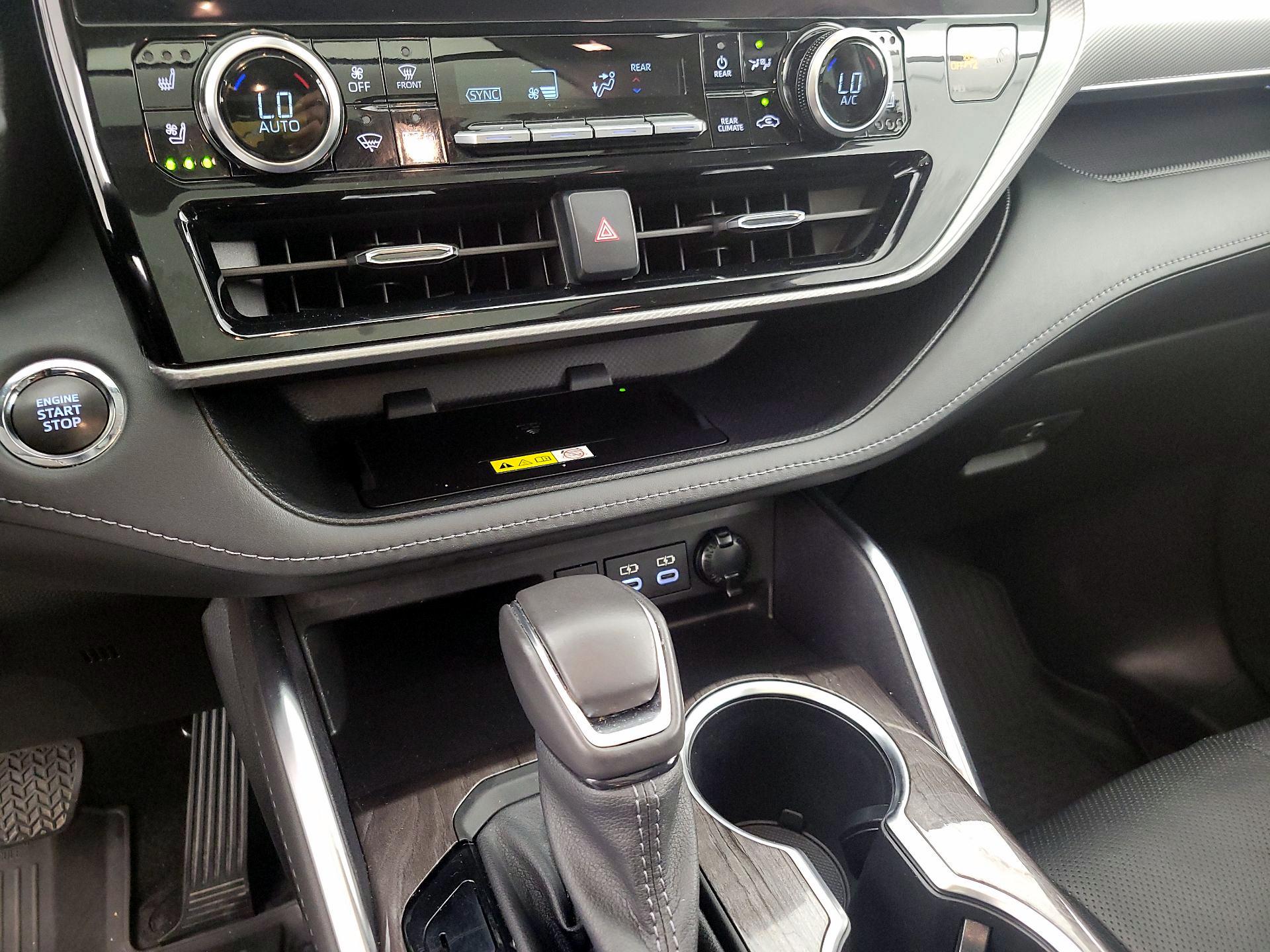 Thumbnail: 2023 Toyota Highlander - 16