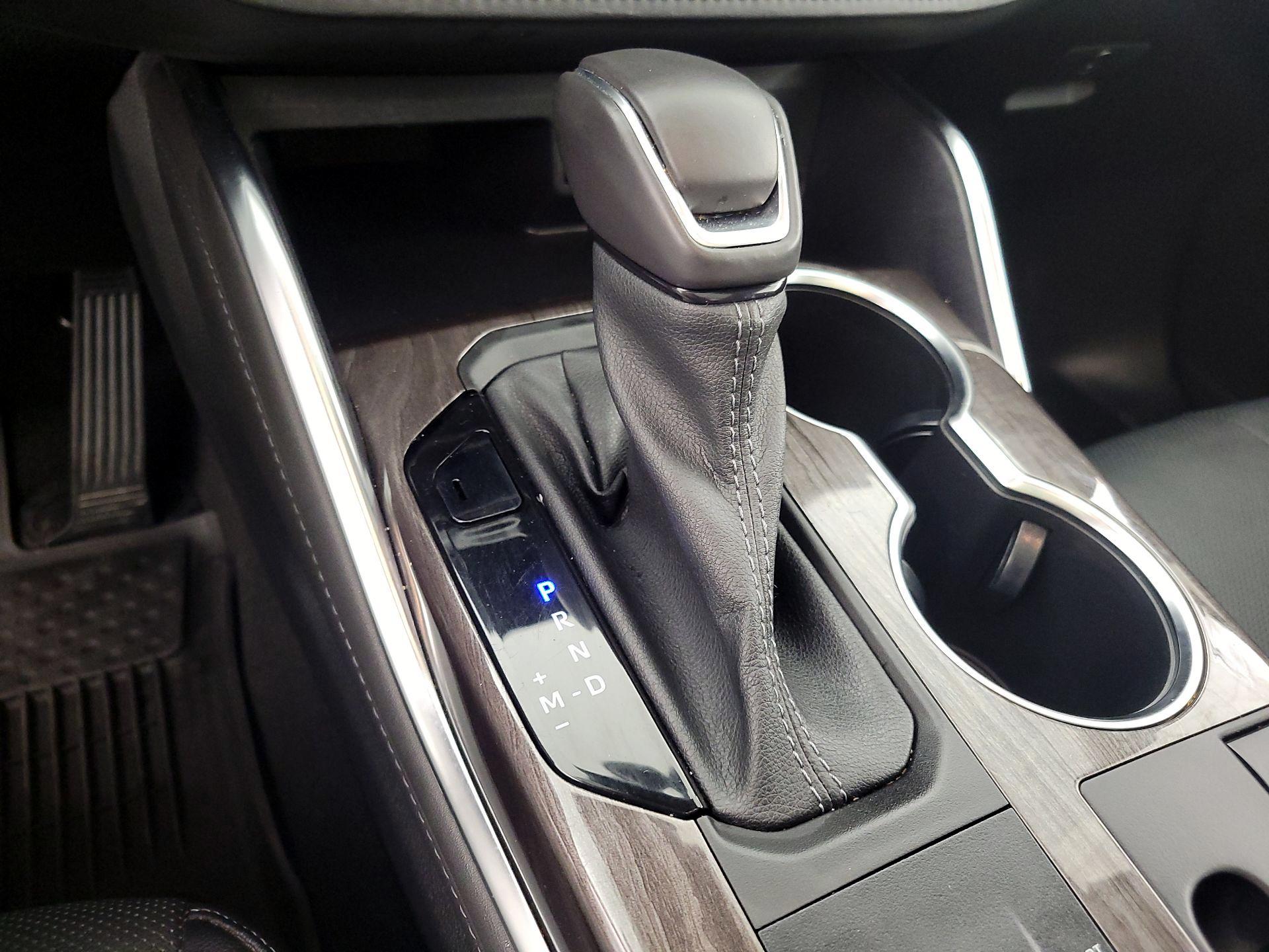 Thumbnail: 2023 Toyota Highlander - 17