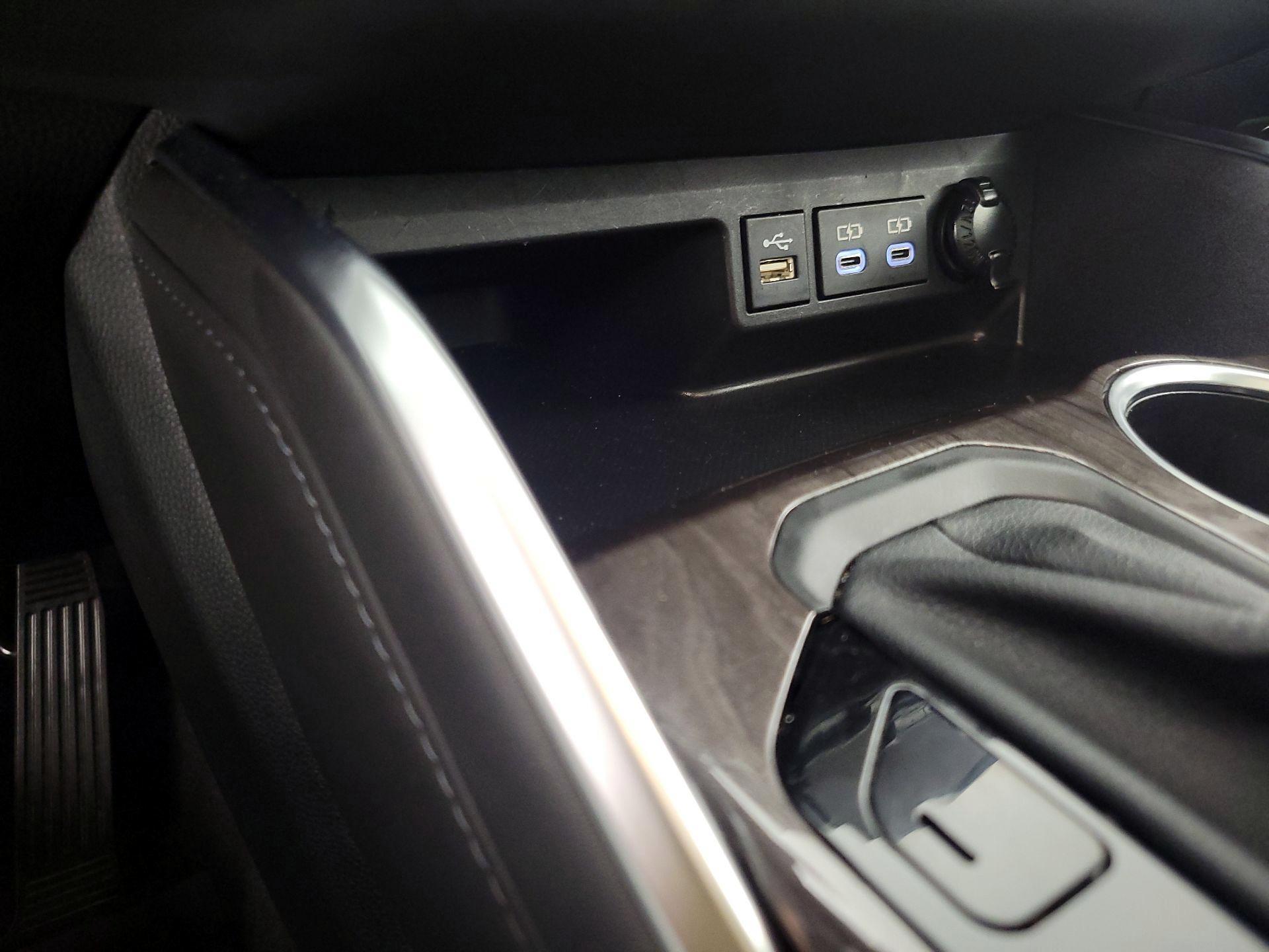 Thumbnail: 2023 Toyota Highlander - 18