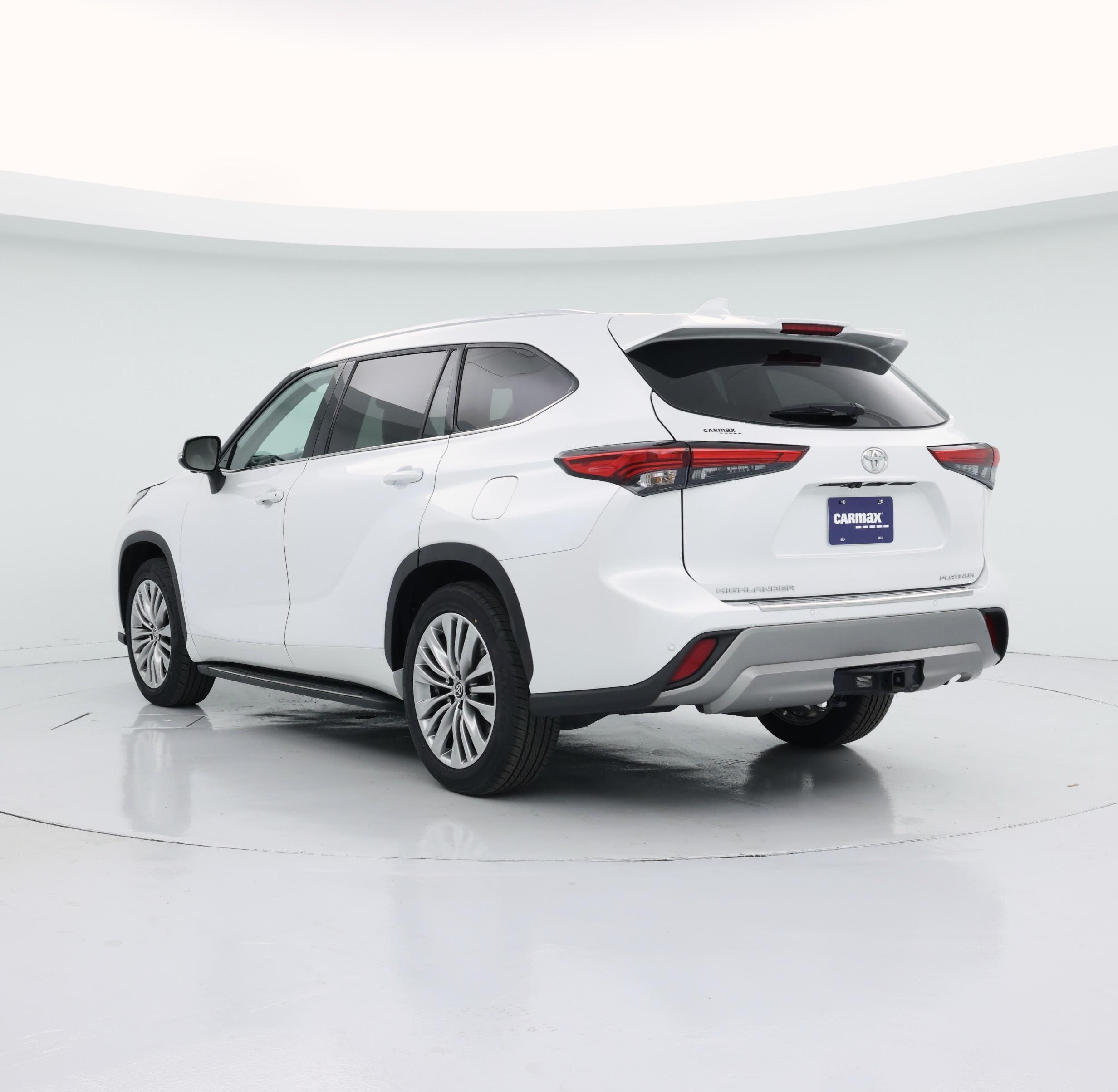 Thumbnail: 2023 Toyota Highlander - 2