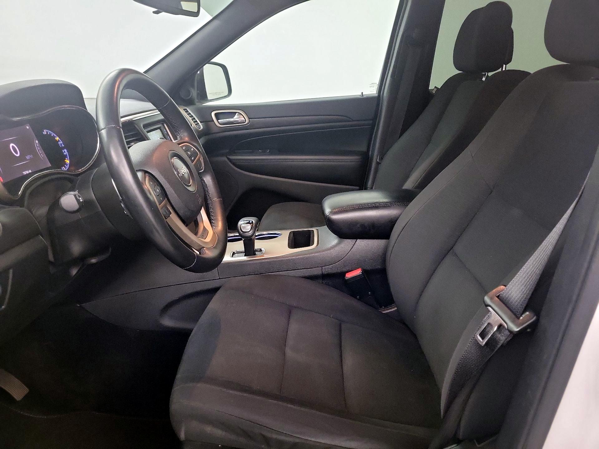 Thumbnail: 2015 Jeep Grand Cherokee - 11