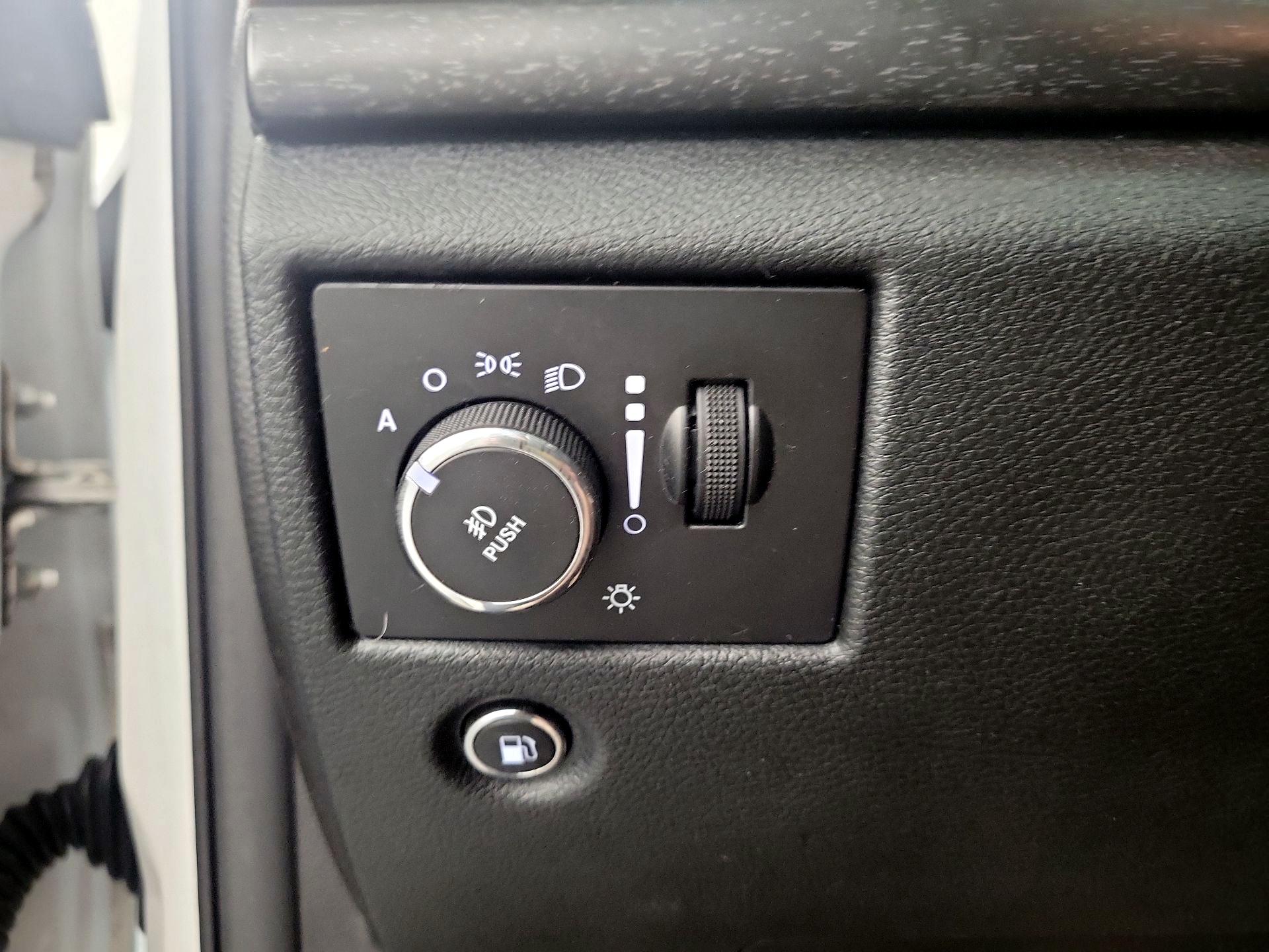 Thumbnail: 2015 Jeep Grand Cherokee - 13