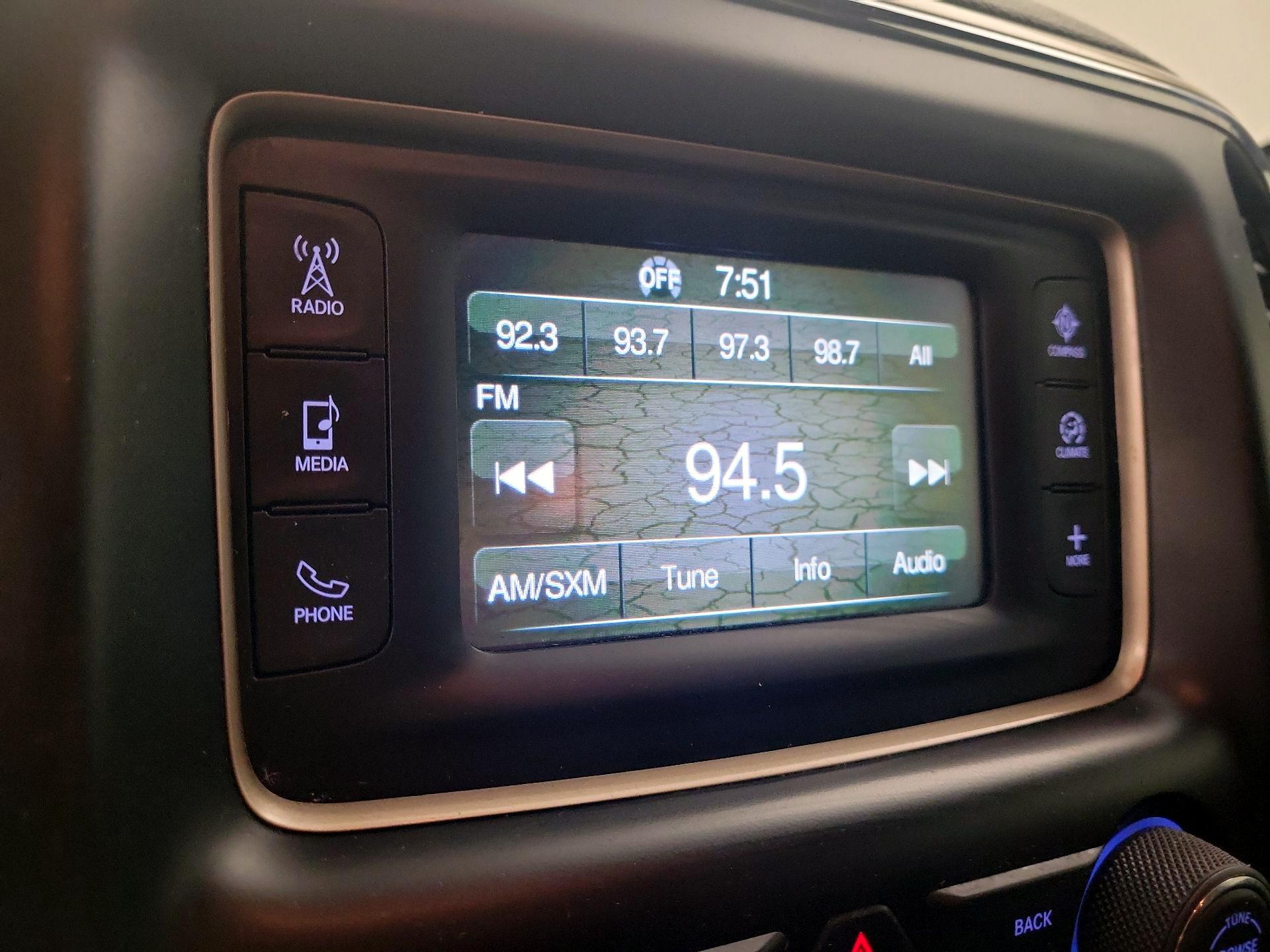 Thumbnail: 2015 Jeep Grand Cherokee - 15
