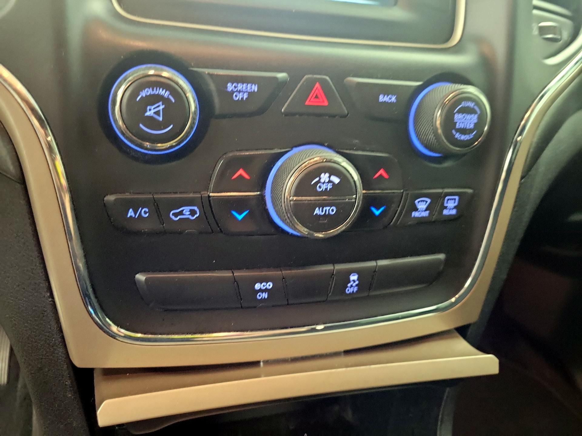 Thumbnail: 2015 Jeep Grand Cherokee - 16