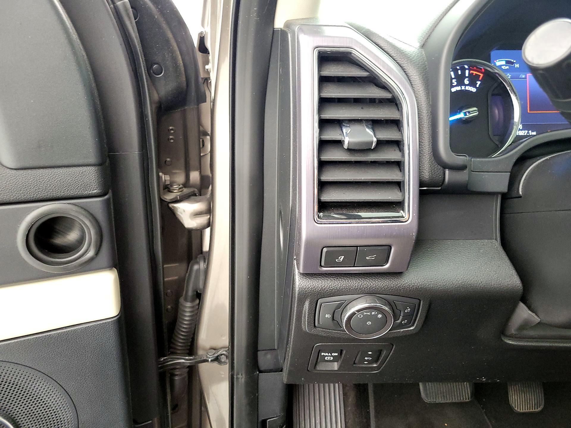 Thumbnail: 2019 Ford Expedition - 13