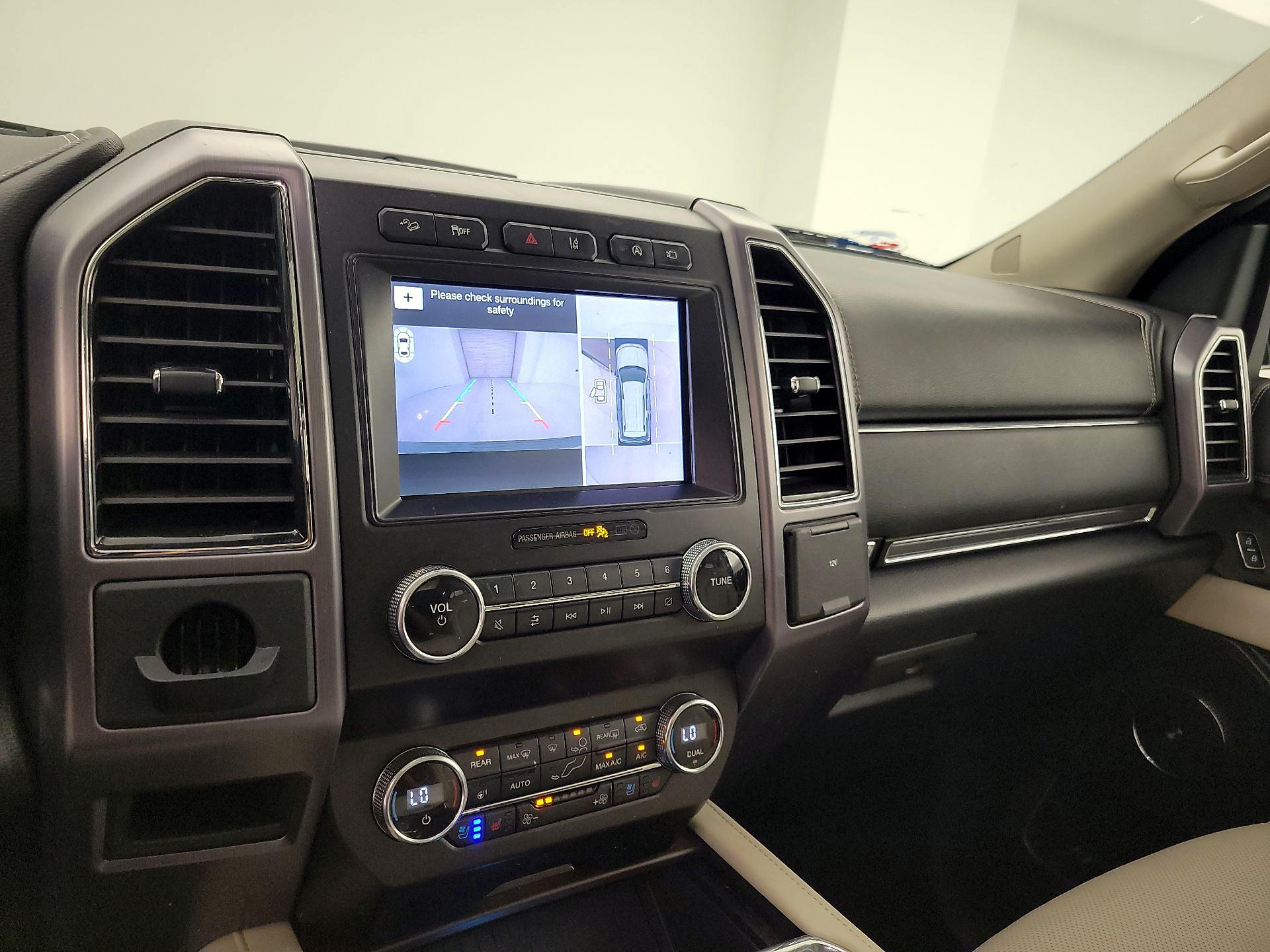 Thumbnail: 2019 Ford Expedition - 15