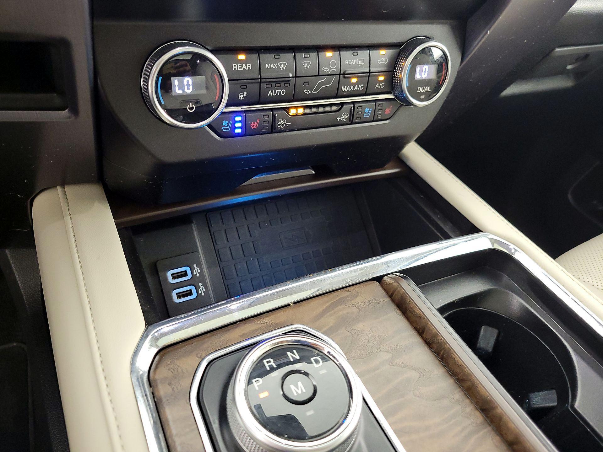 Thumbnail: 2019 Ford Expedition - 17