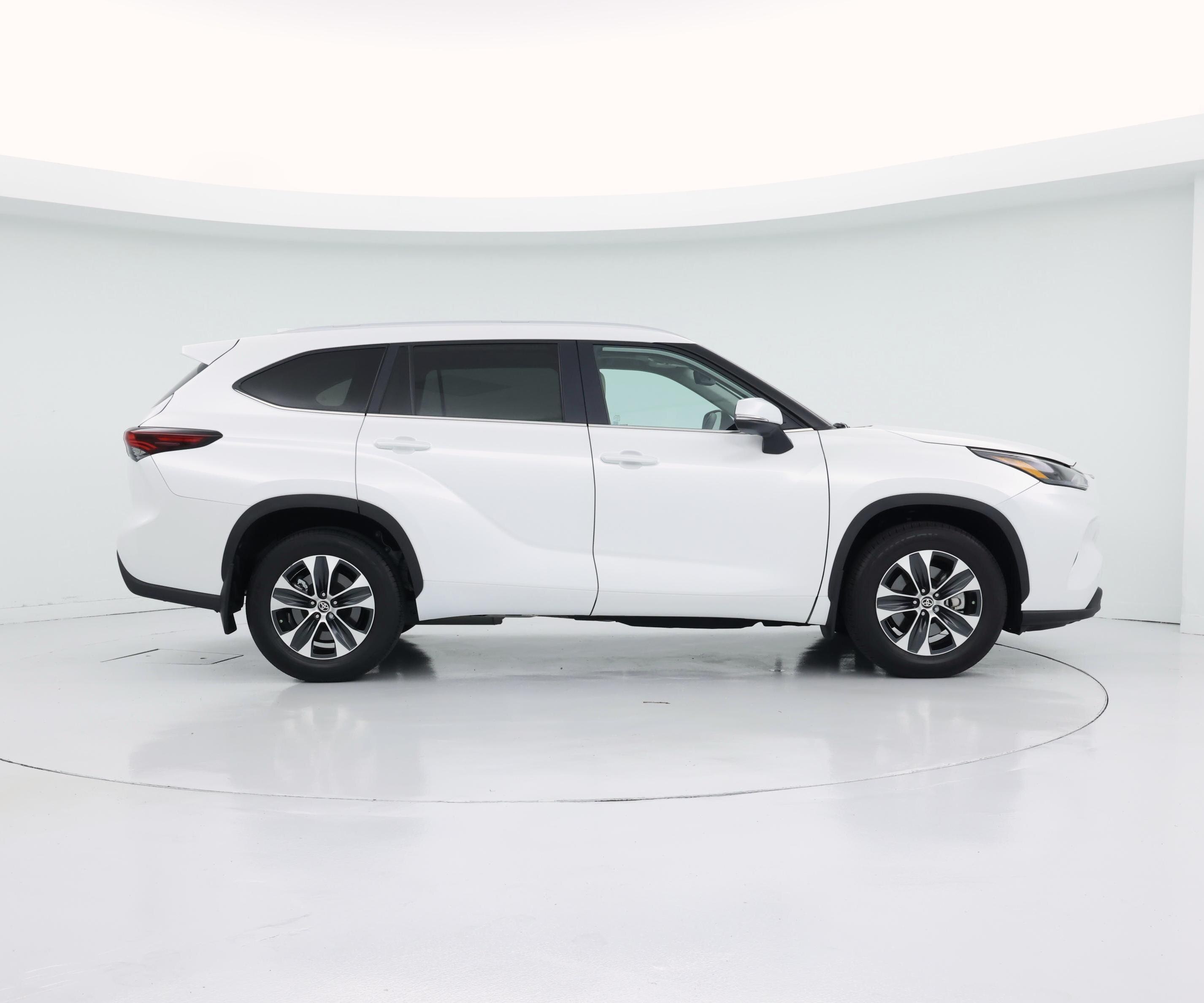 Thumbnail: 2024 Toyota Highlander - 7