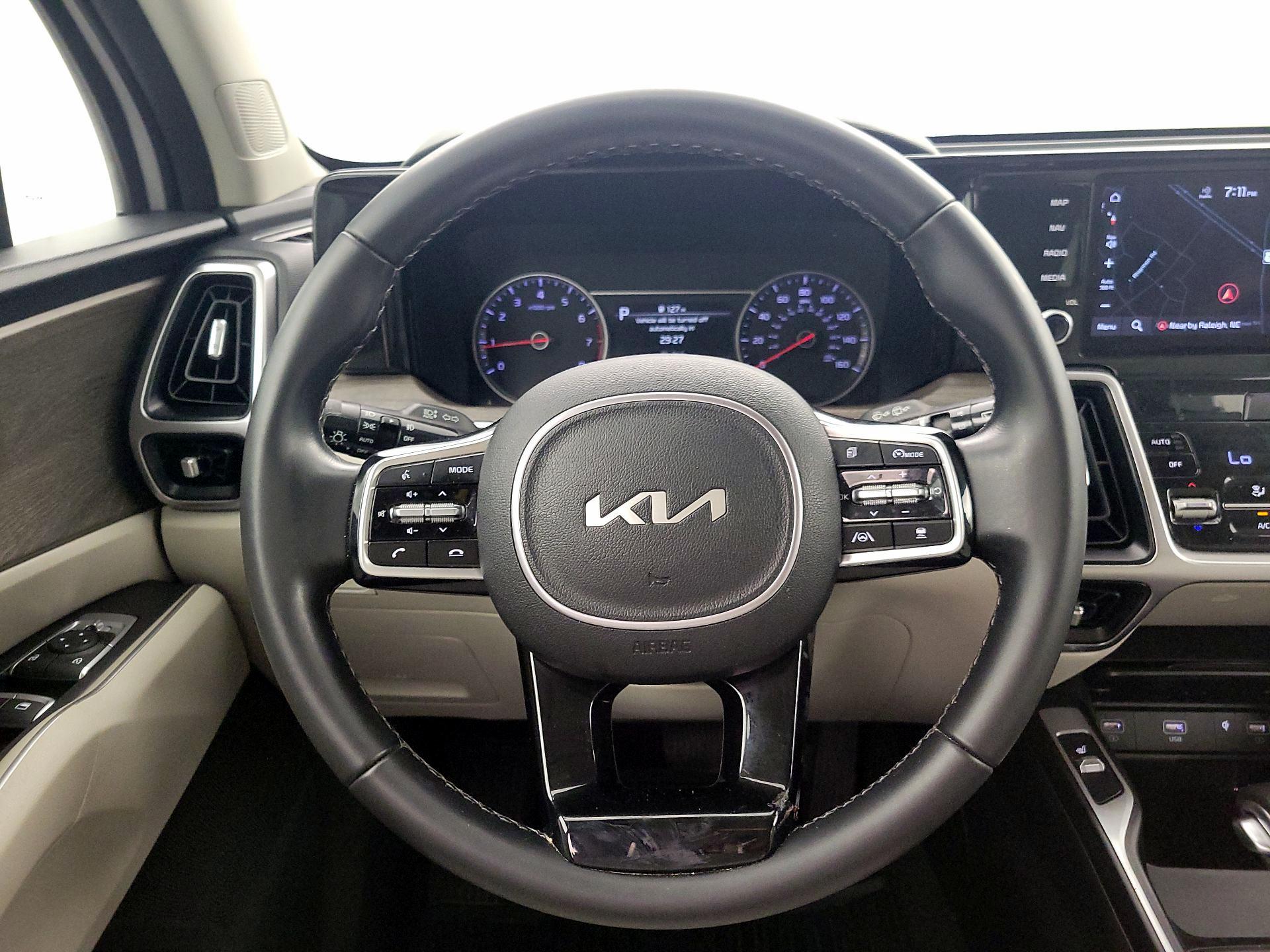 Thumbnail: 2022 Kia Sorento - 10