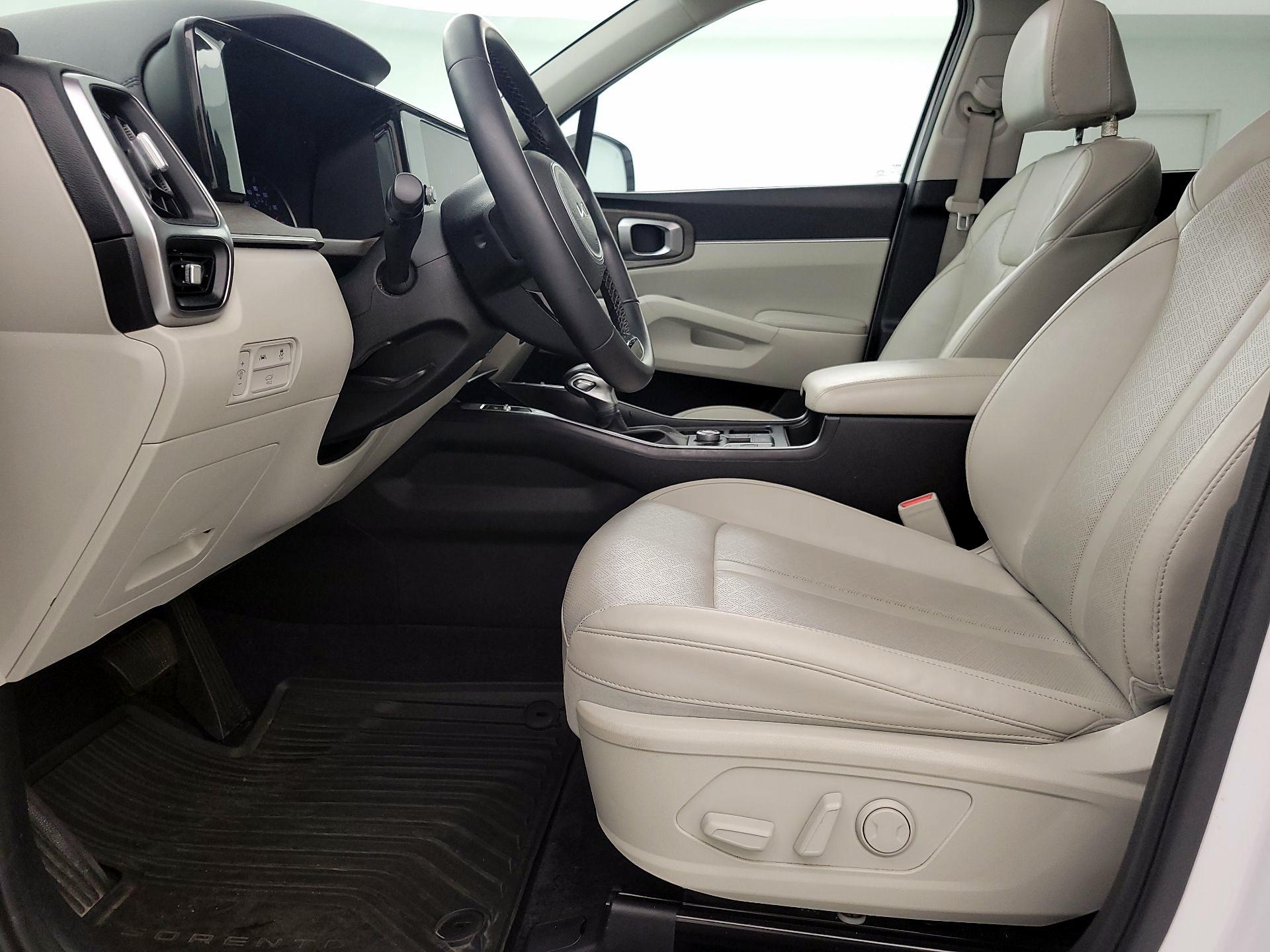 Thumbnail: 2022 Kia Sorento - 11