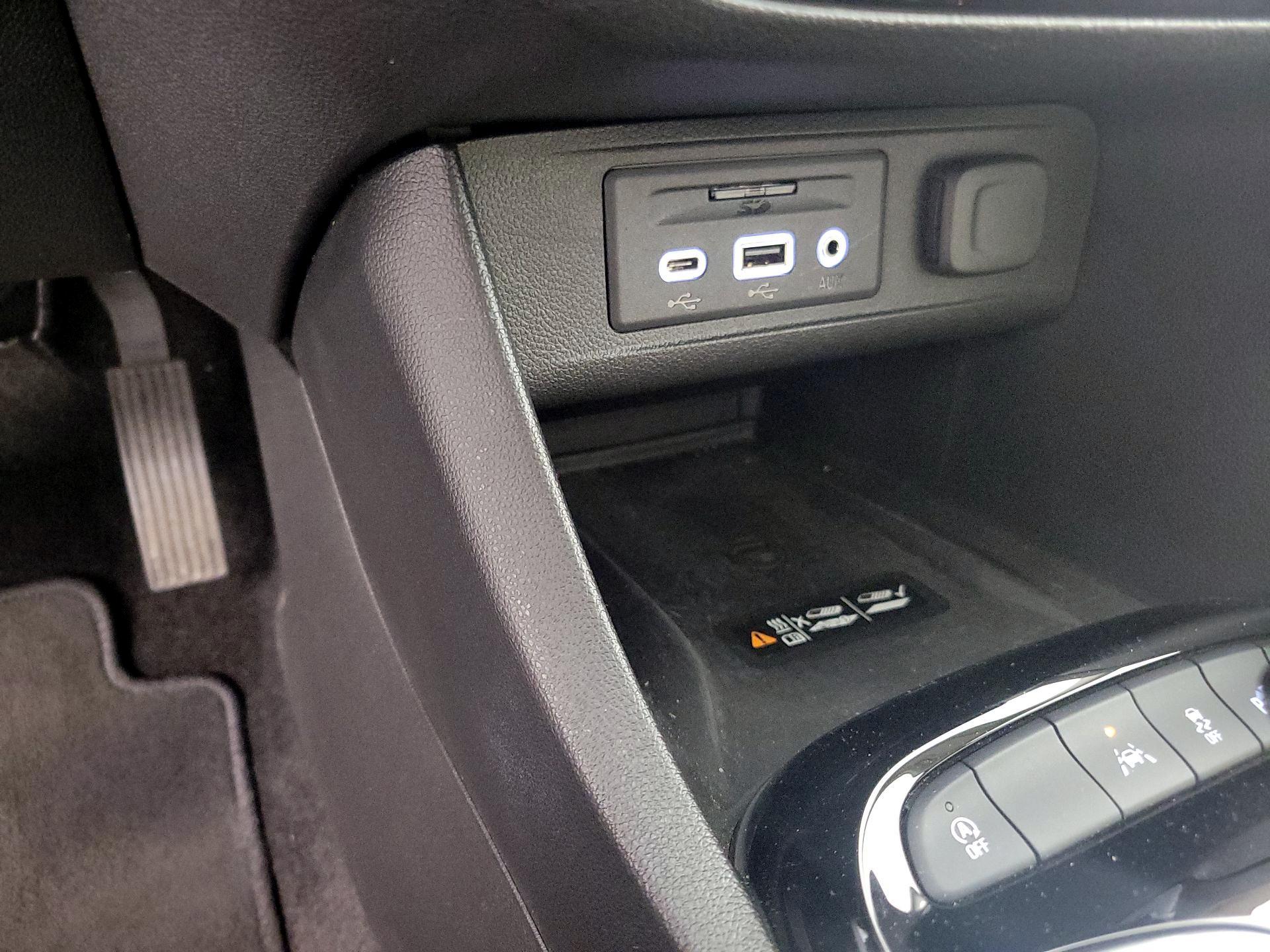 Thumbnail: 2022 Buick Encore GX - 19