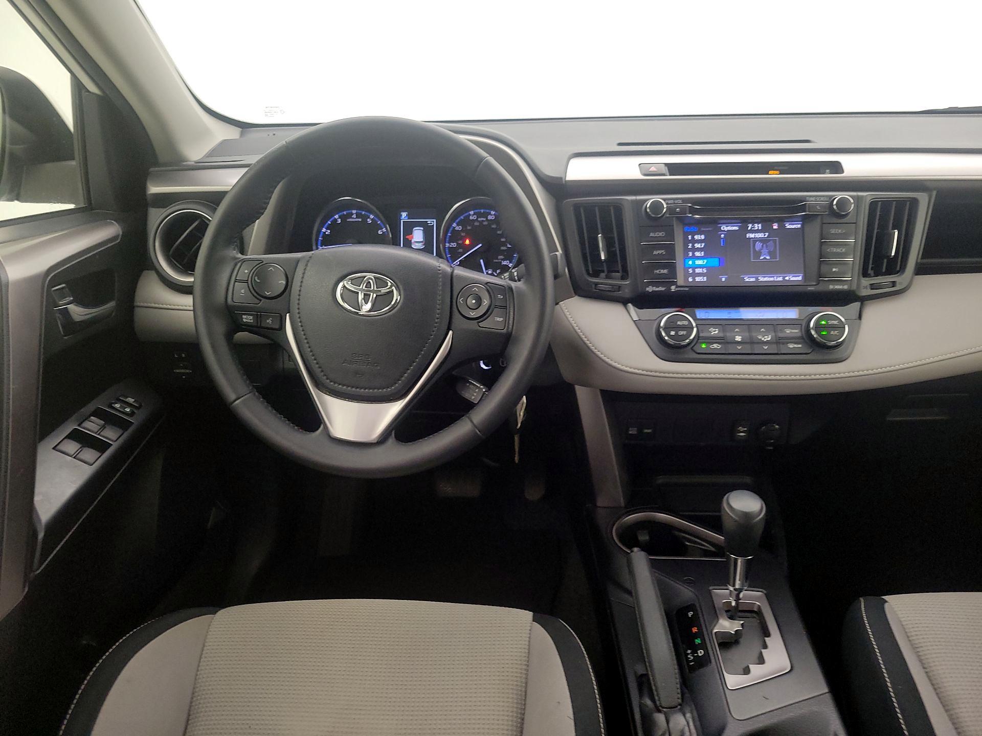 Thumbnail: 2016 Toyota RAV4 - 10