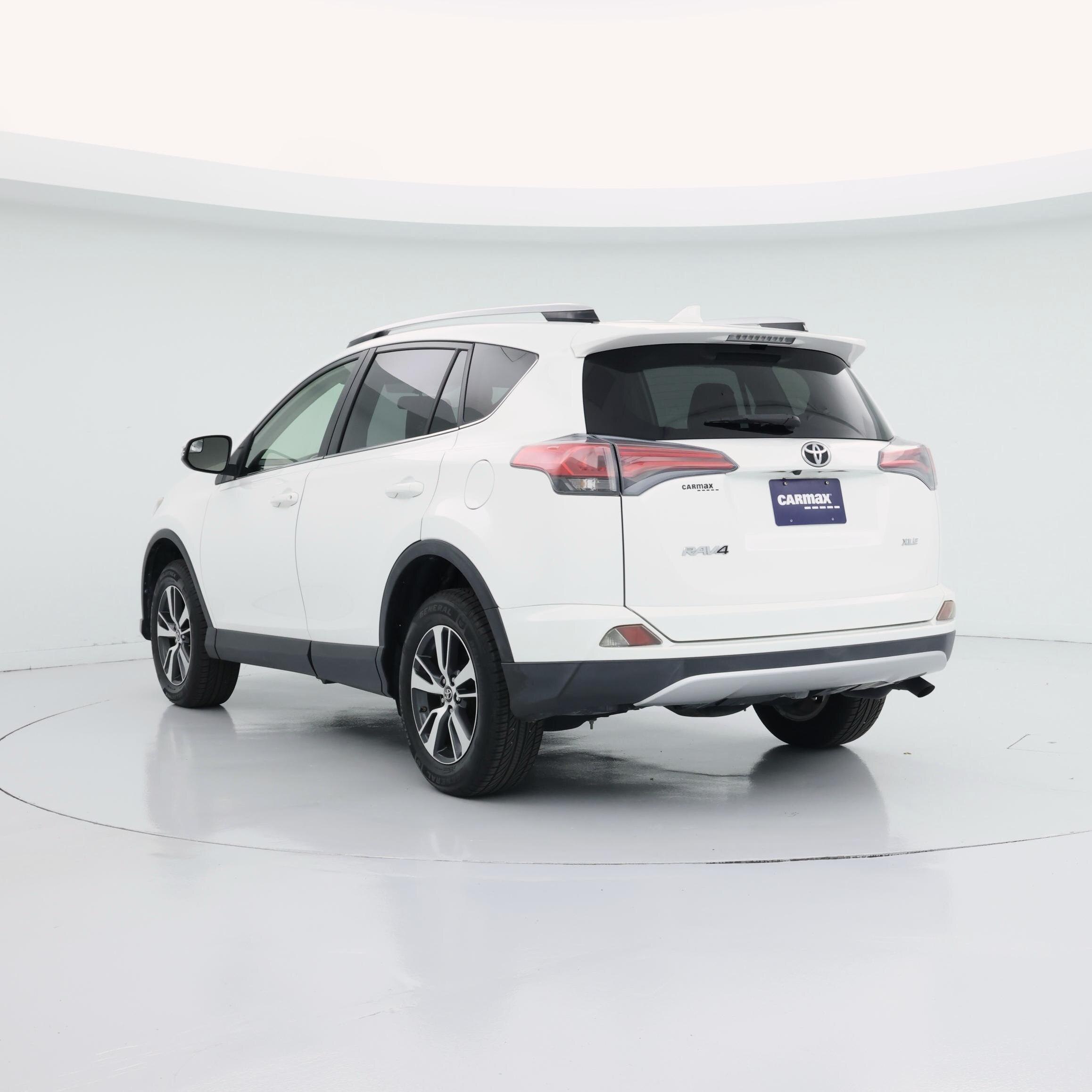 Thumbnail: 2016 Toyota RAV4 - 2