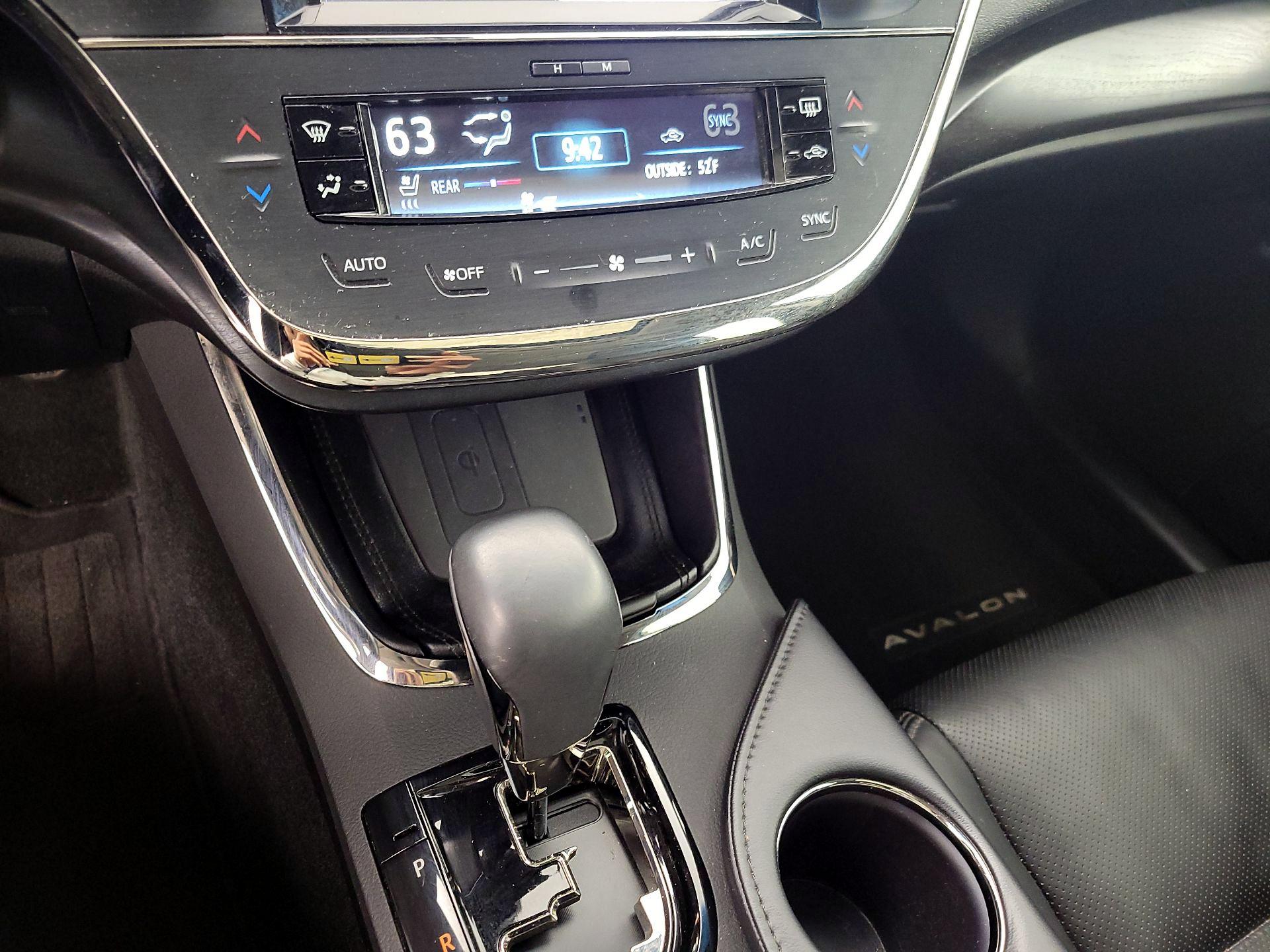 Thumbnail: 2017 Toyota Avalon - 17