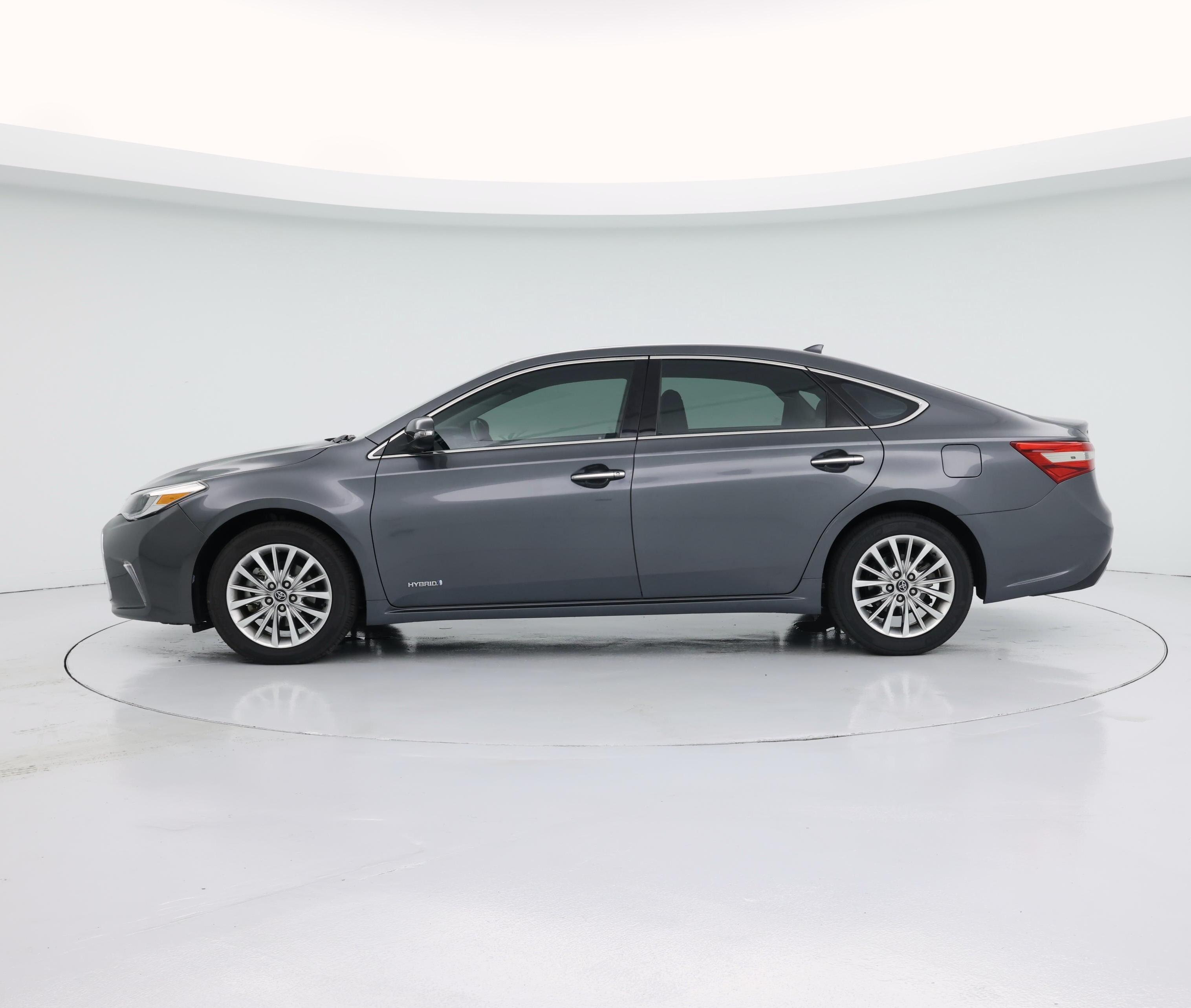 Thumbnail: 2017 Toyota Avalon - 3