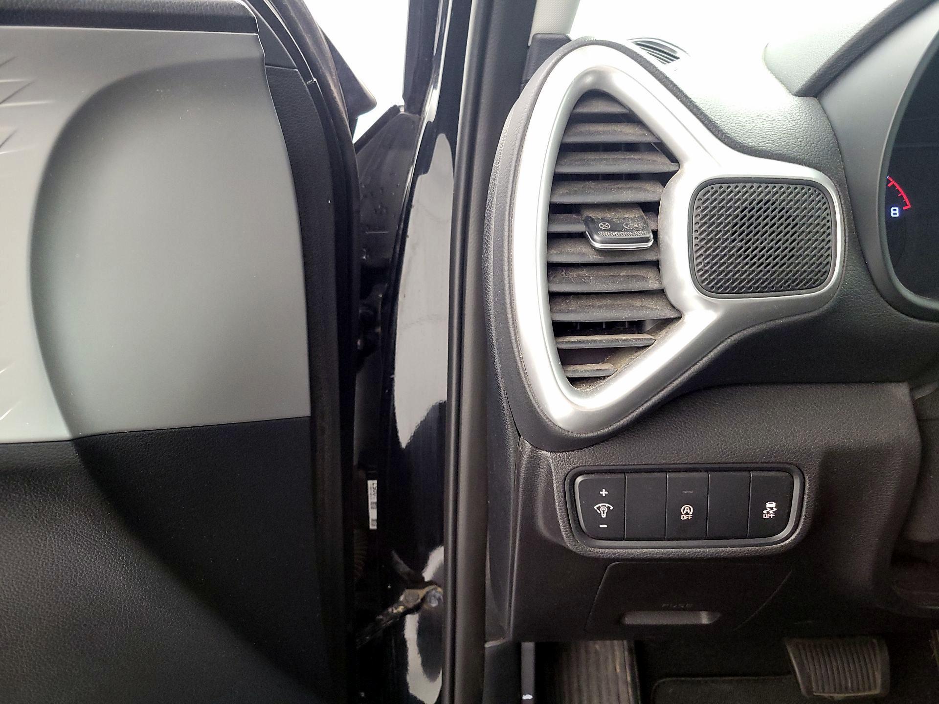 Thumbnail: 2022 Kia Soul - 13