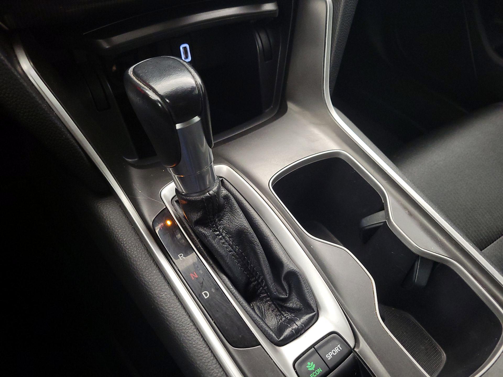 Thumbnail: 2019 Honda Accord - 17