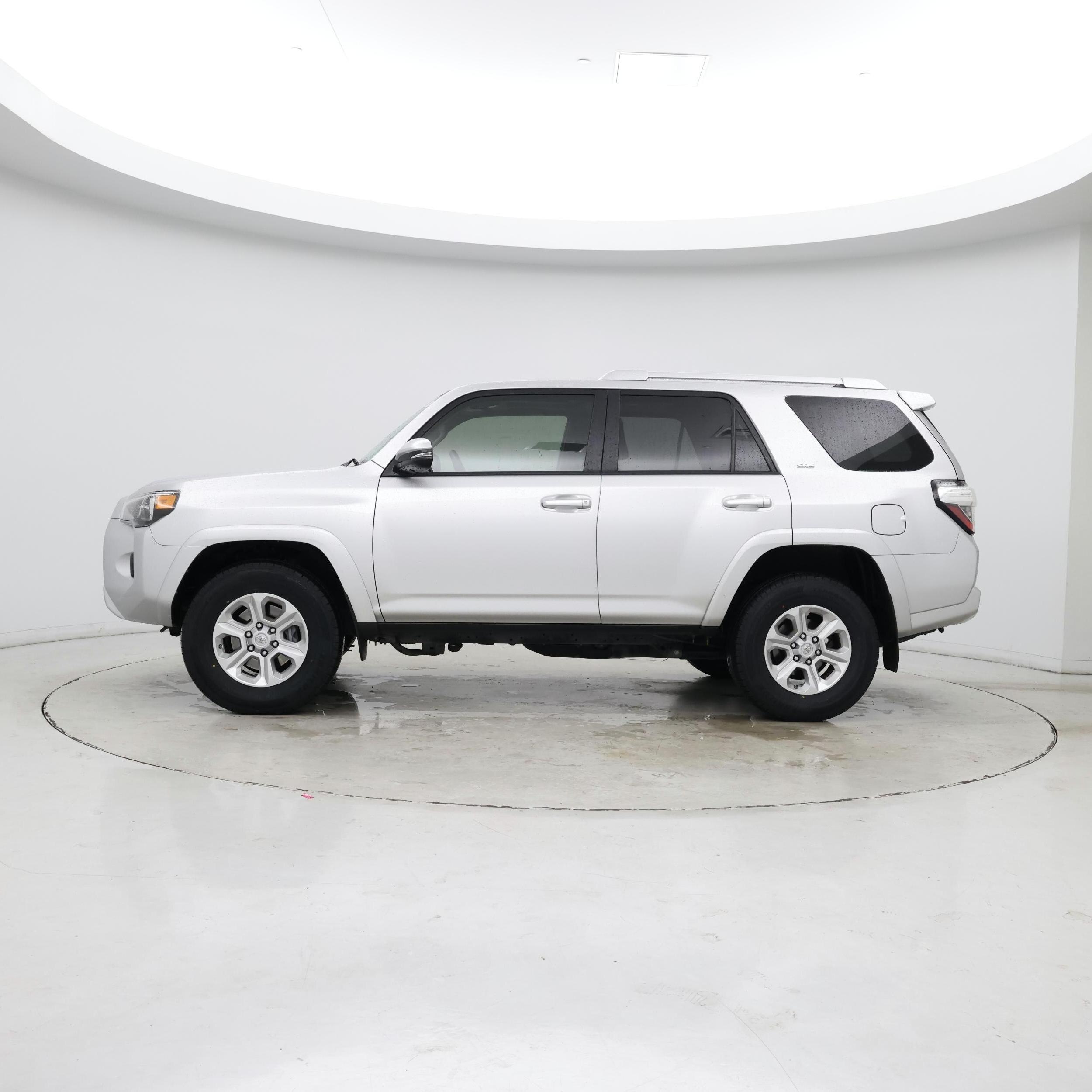 Thumbnail: 2017 Toyota 4Runner - 3