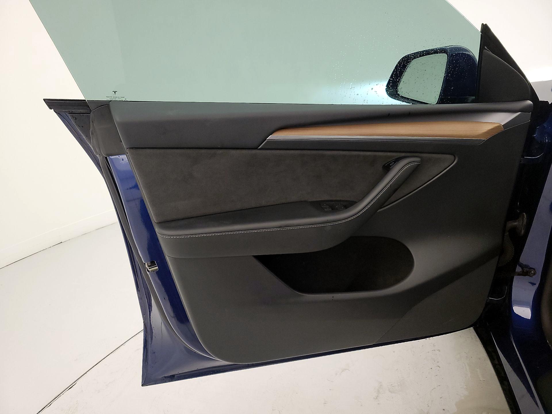 Thumbnail: 2023 Tesla Model Y - 12