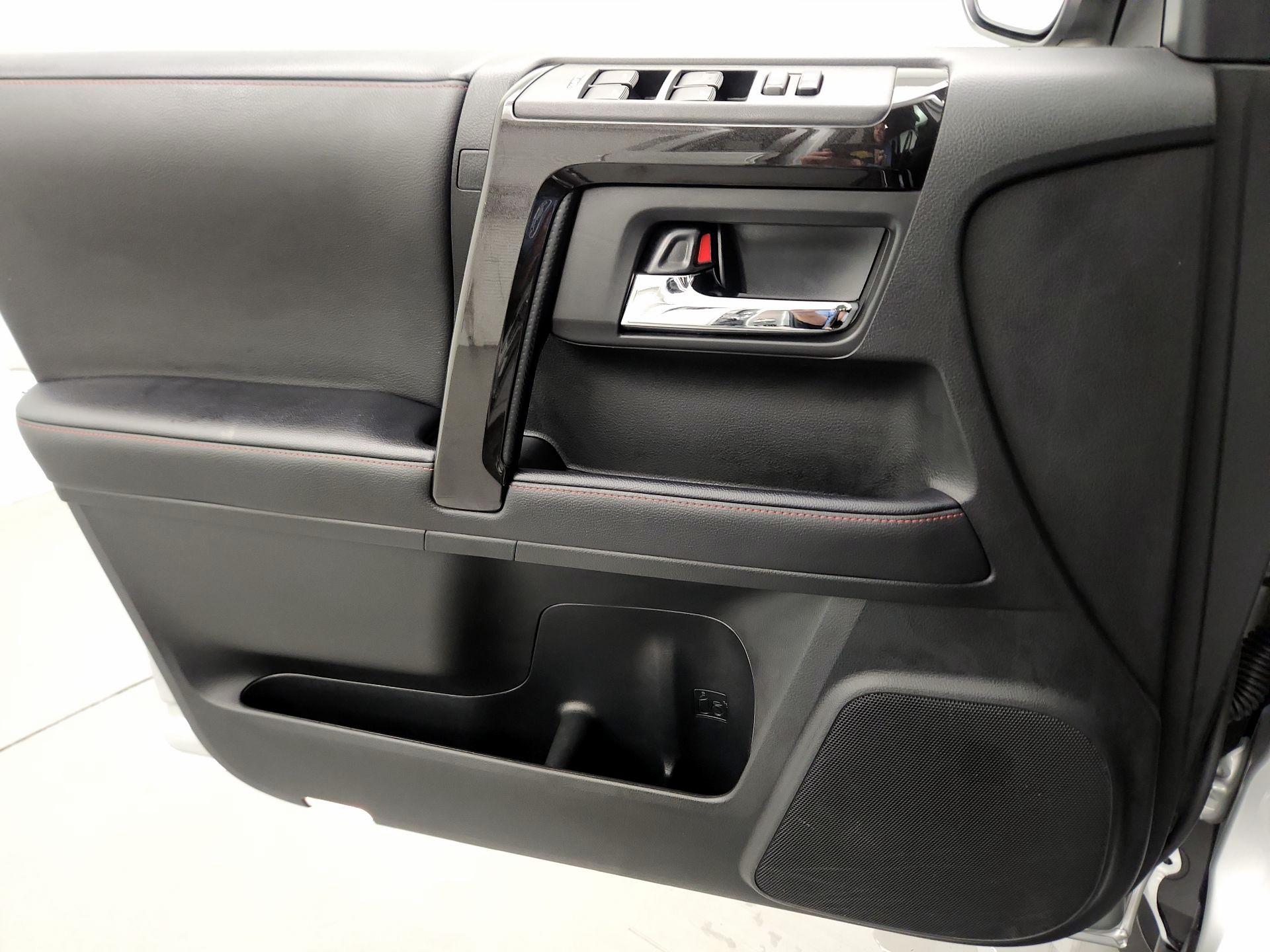 Thumbnail: 2022 Toyota 4Runner - 12