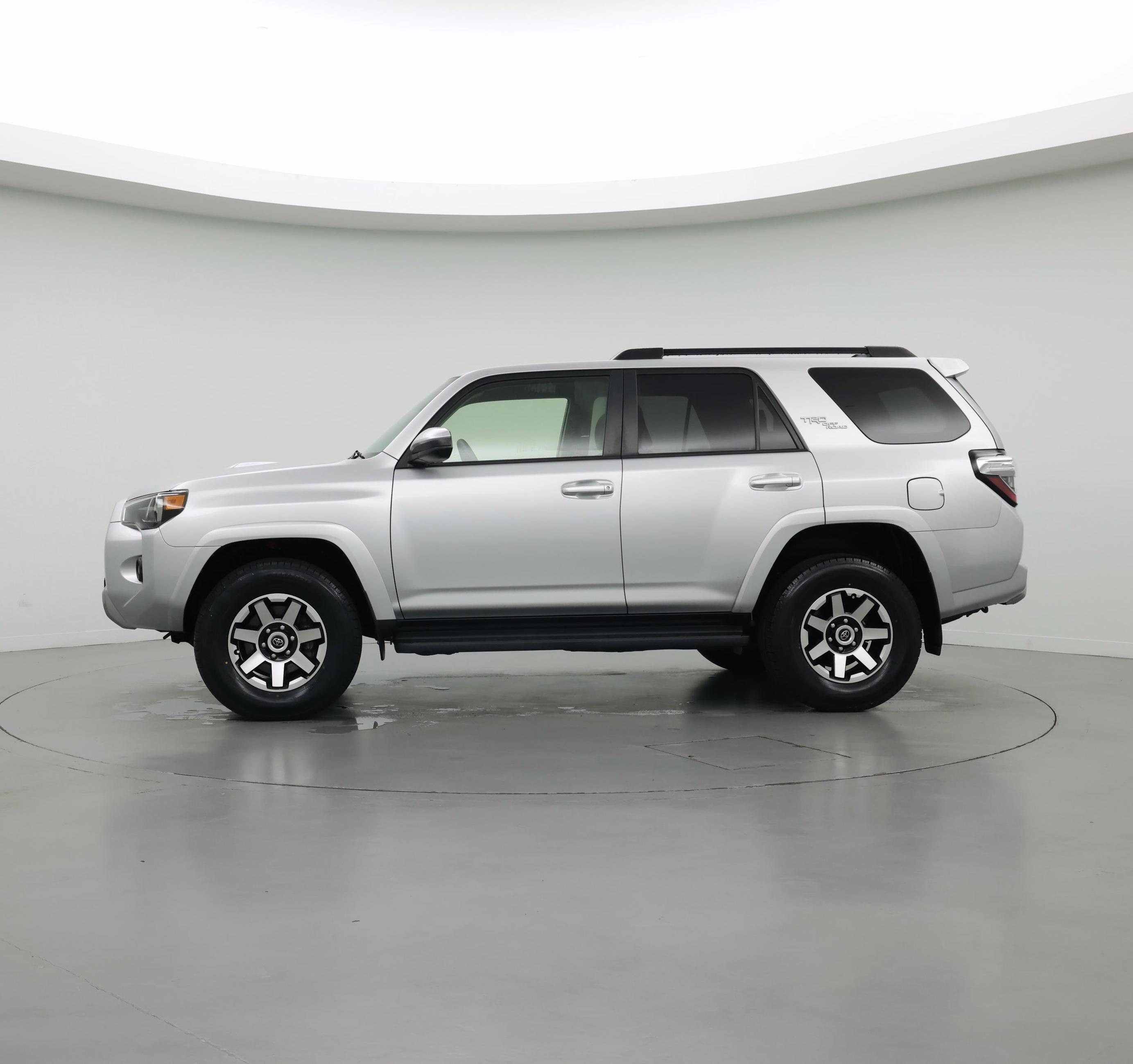 Thumbnail: 2022 Toyota 4Runner - 3