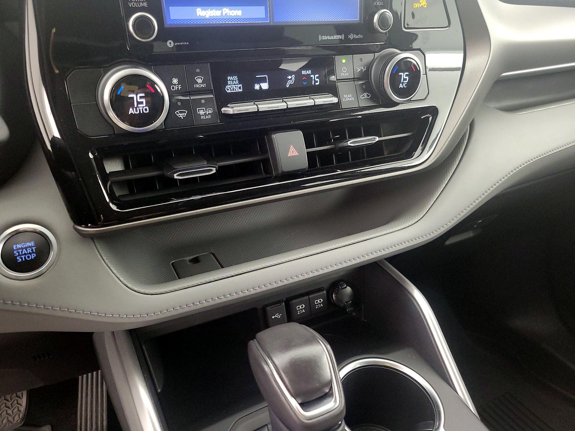 Thumbnail: 2021 Toyota Highlander - 16
