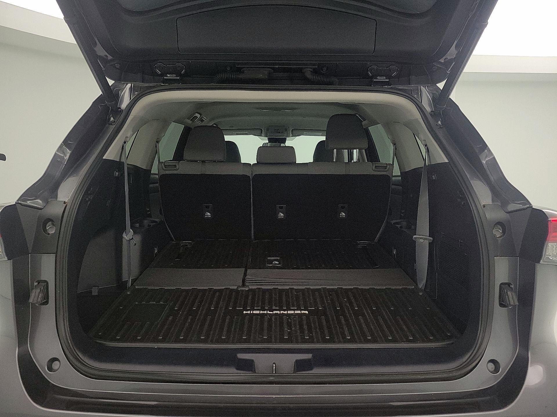 Thumbnail: 2021 Toyota Highlander - 20