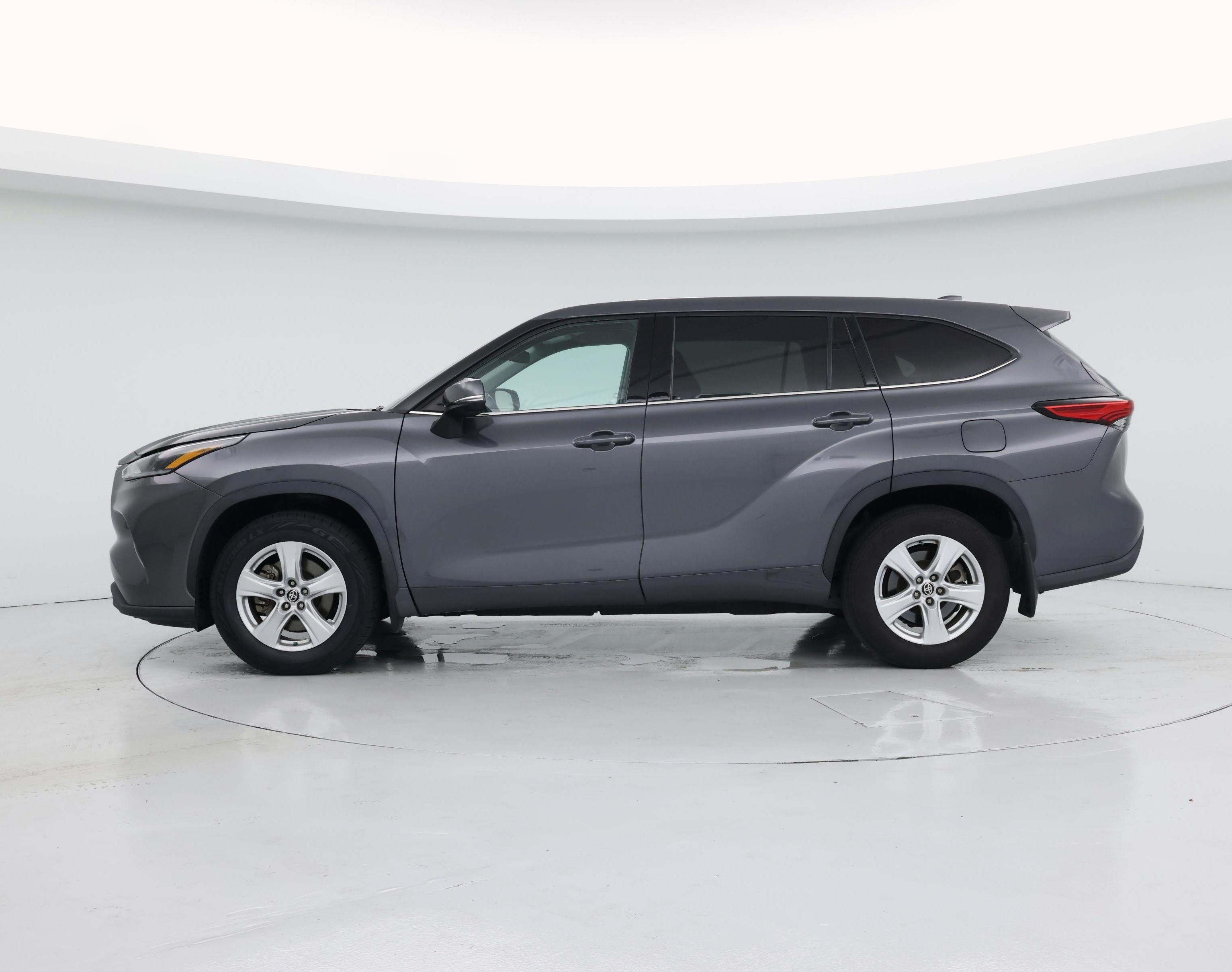 Thumbnail: 2021 Toyota Highlander - 3