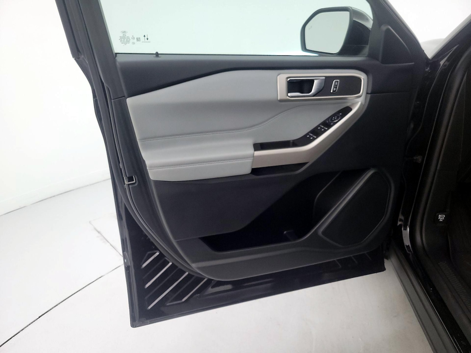 2024 Ford Explorer XLT - Photo 13