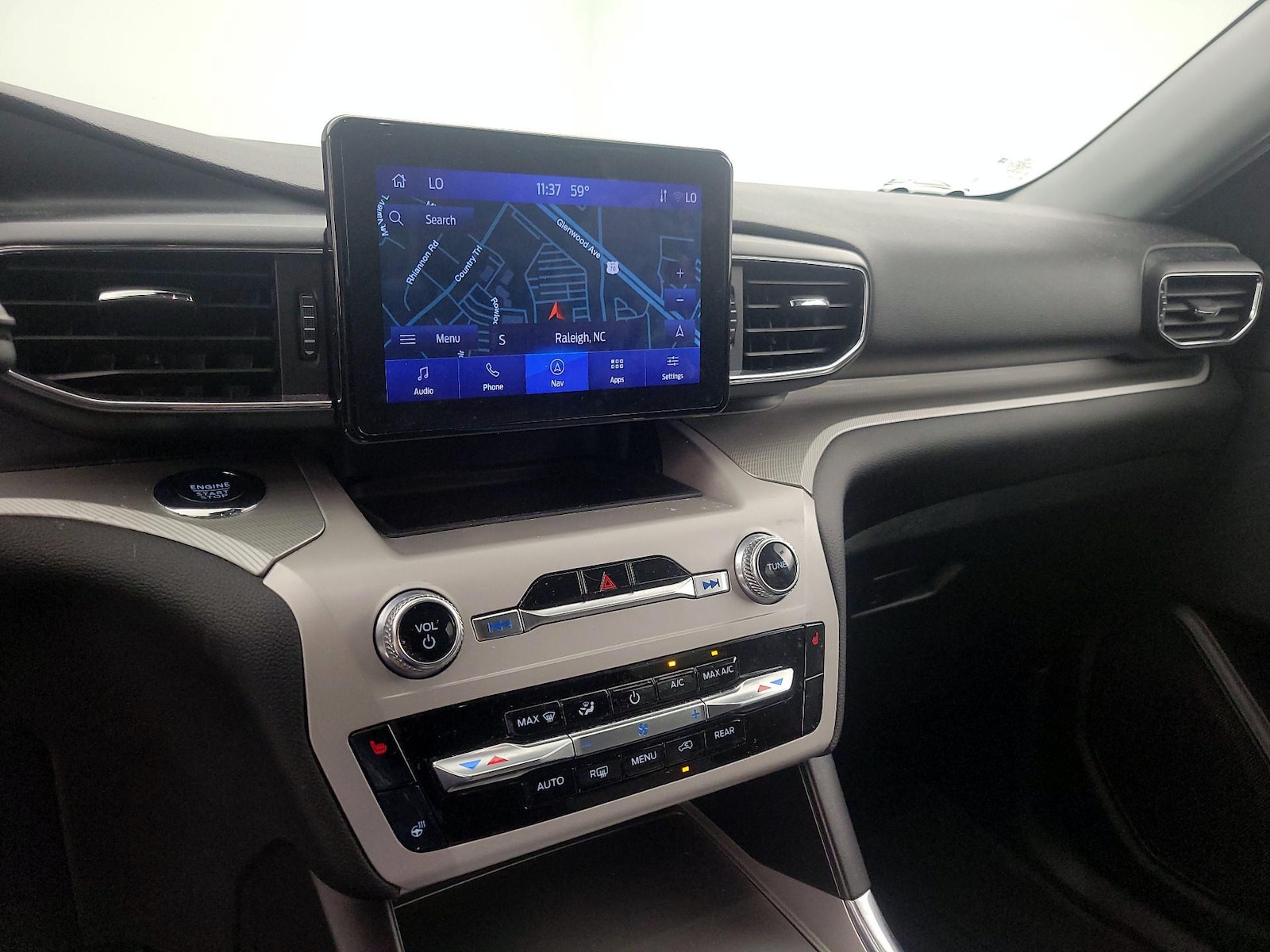 2024 Ford Explorer XLT - Photo 15