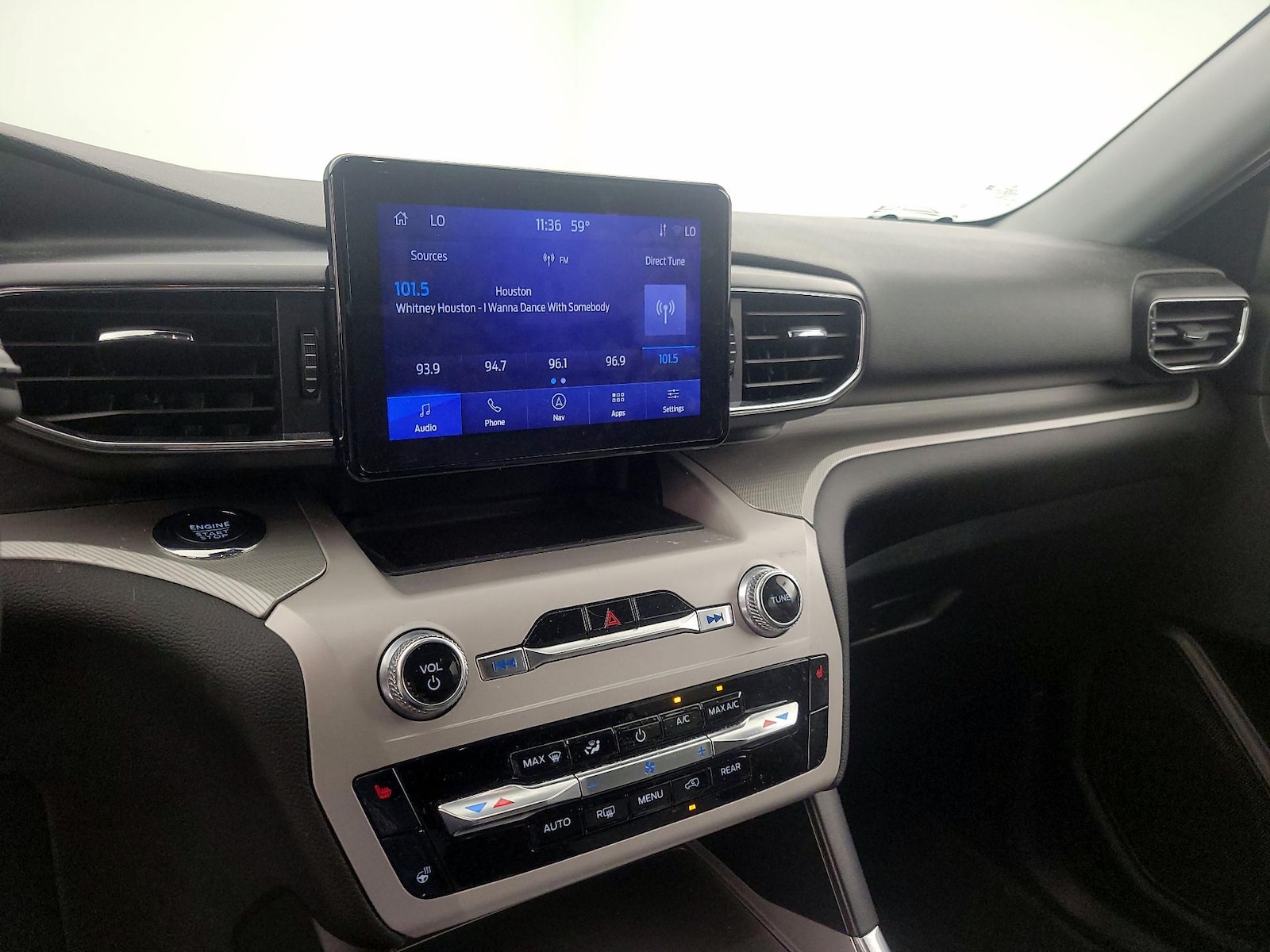 2024 Ford Explorer XLT - Photo 17