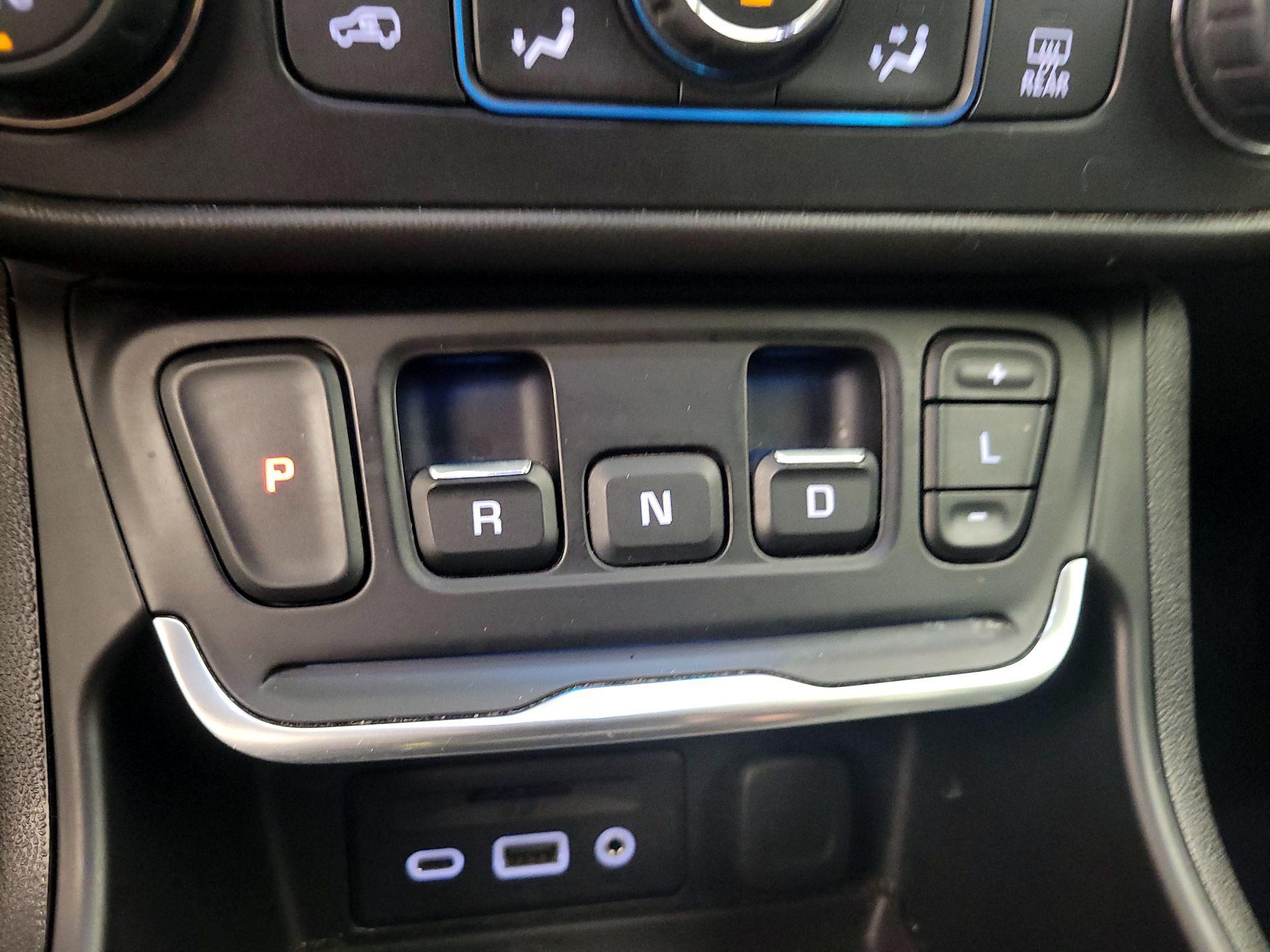 Thumbnail: 2020 GMC Terrain - 17