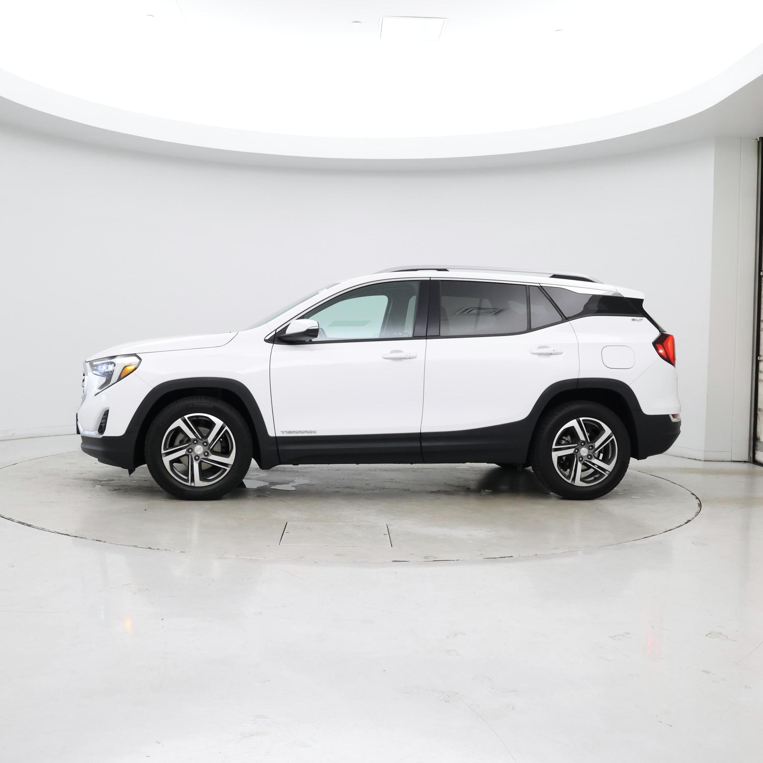 Thumbnail: 2020 GMC Terrain - 3