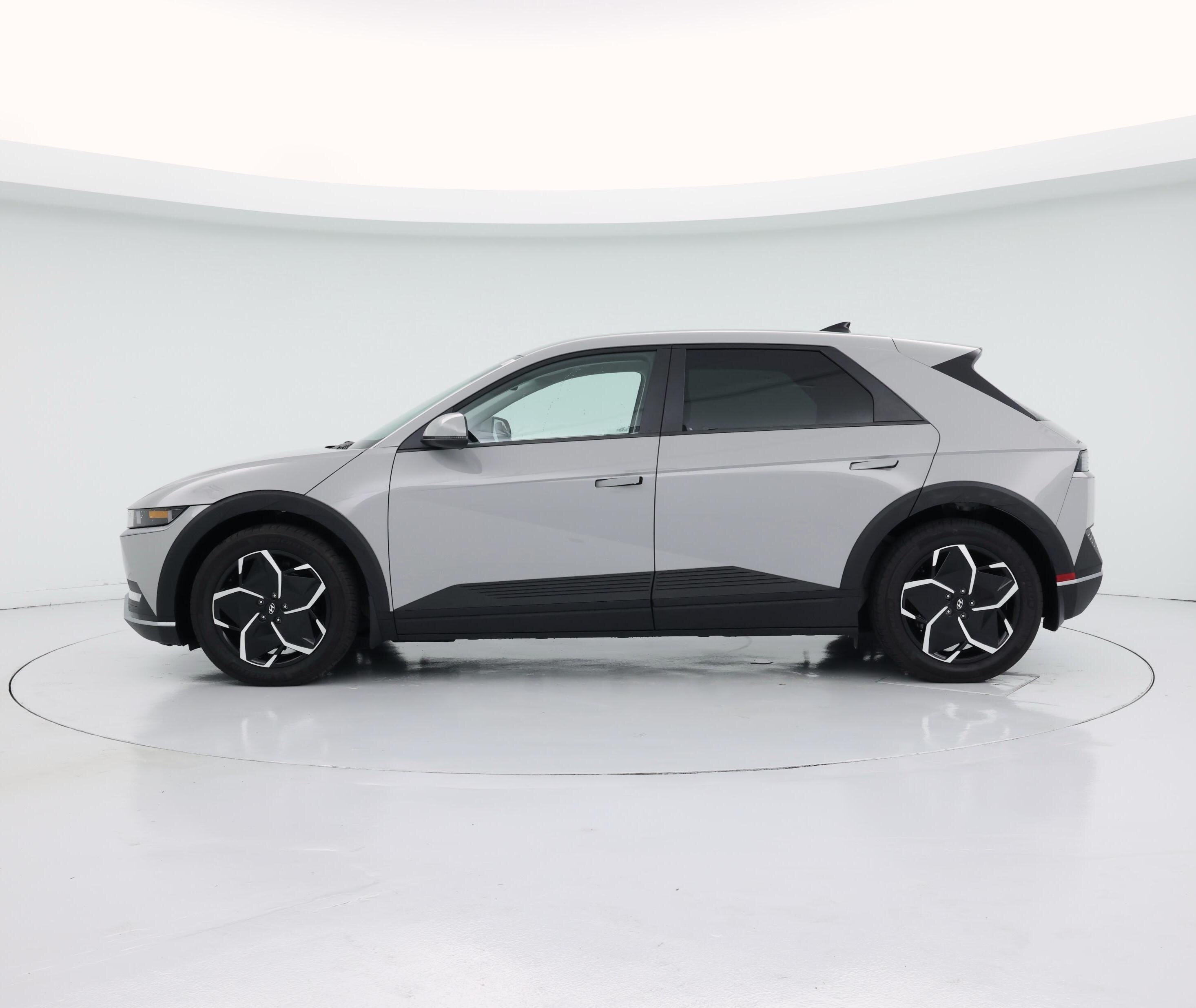 Thumbnail: 2023 Hyundai Ioniq 5 - 3