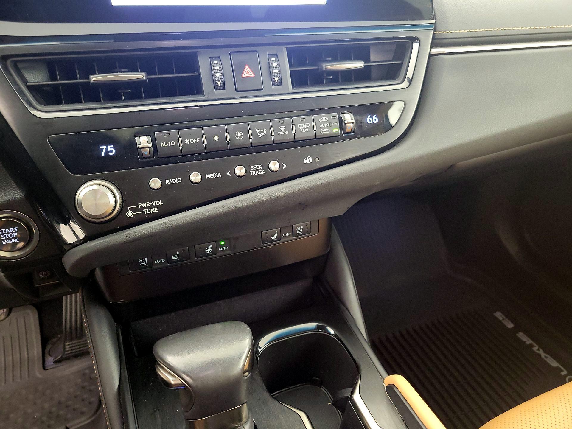 Thumbnail: 2024 Lexus ES - 16
