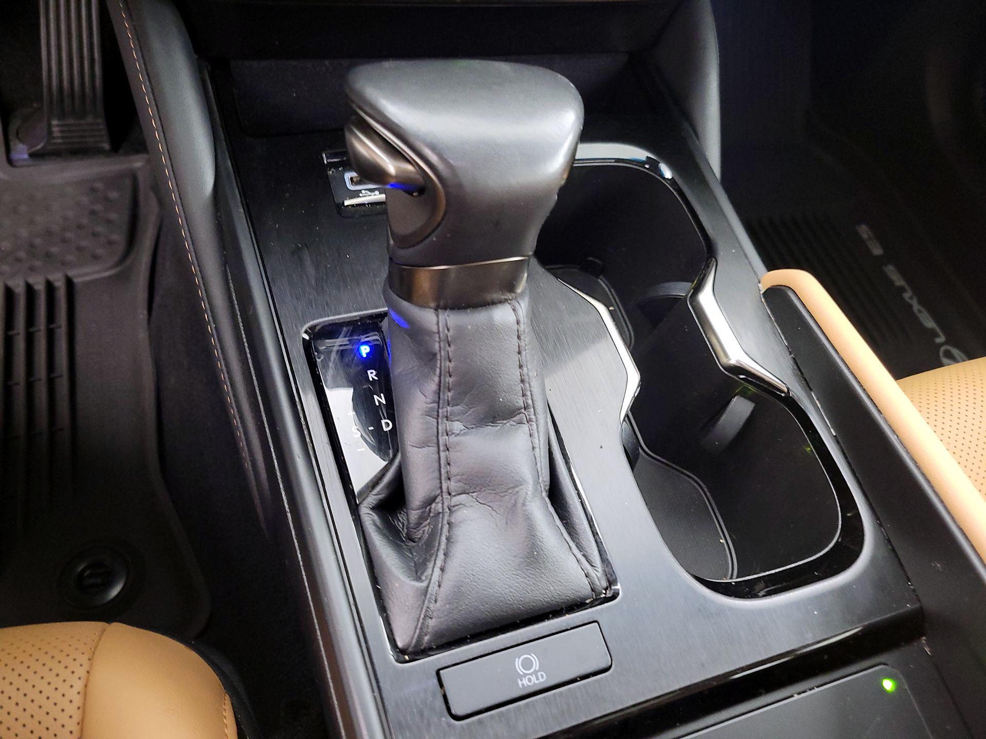 Thumbnail: 2024 Lexus ES - 17